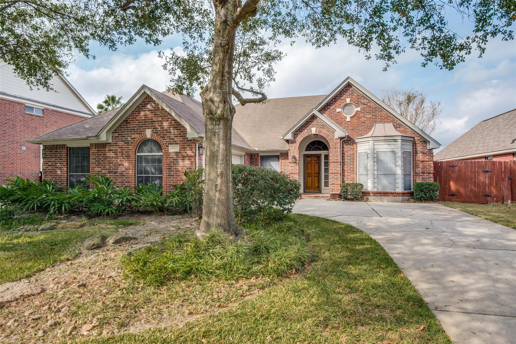 9827 Bestin Lane Property Photo 1