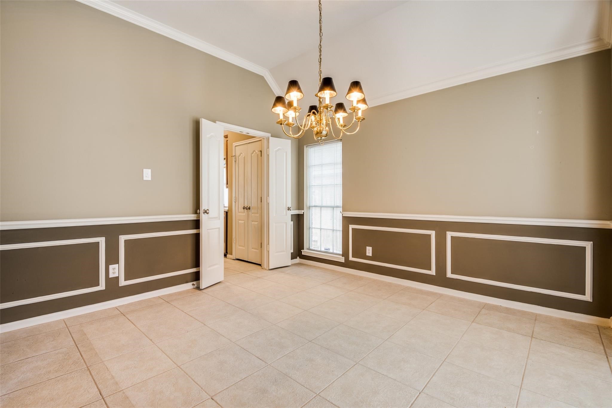 9827 Bestin Lane Property Photo 5