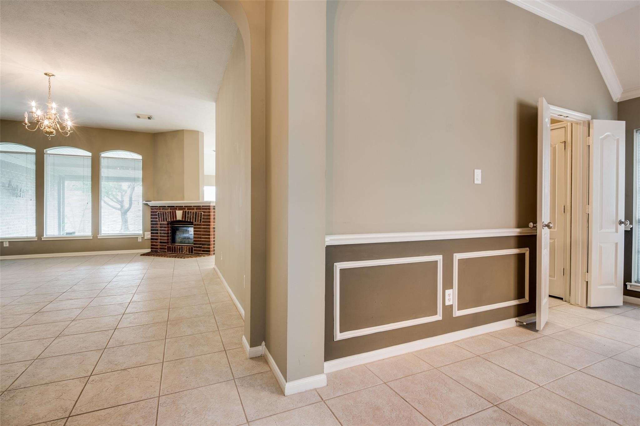 9827 Bestin Lane Property Photo 6