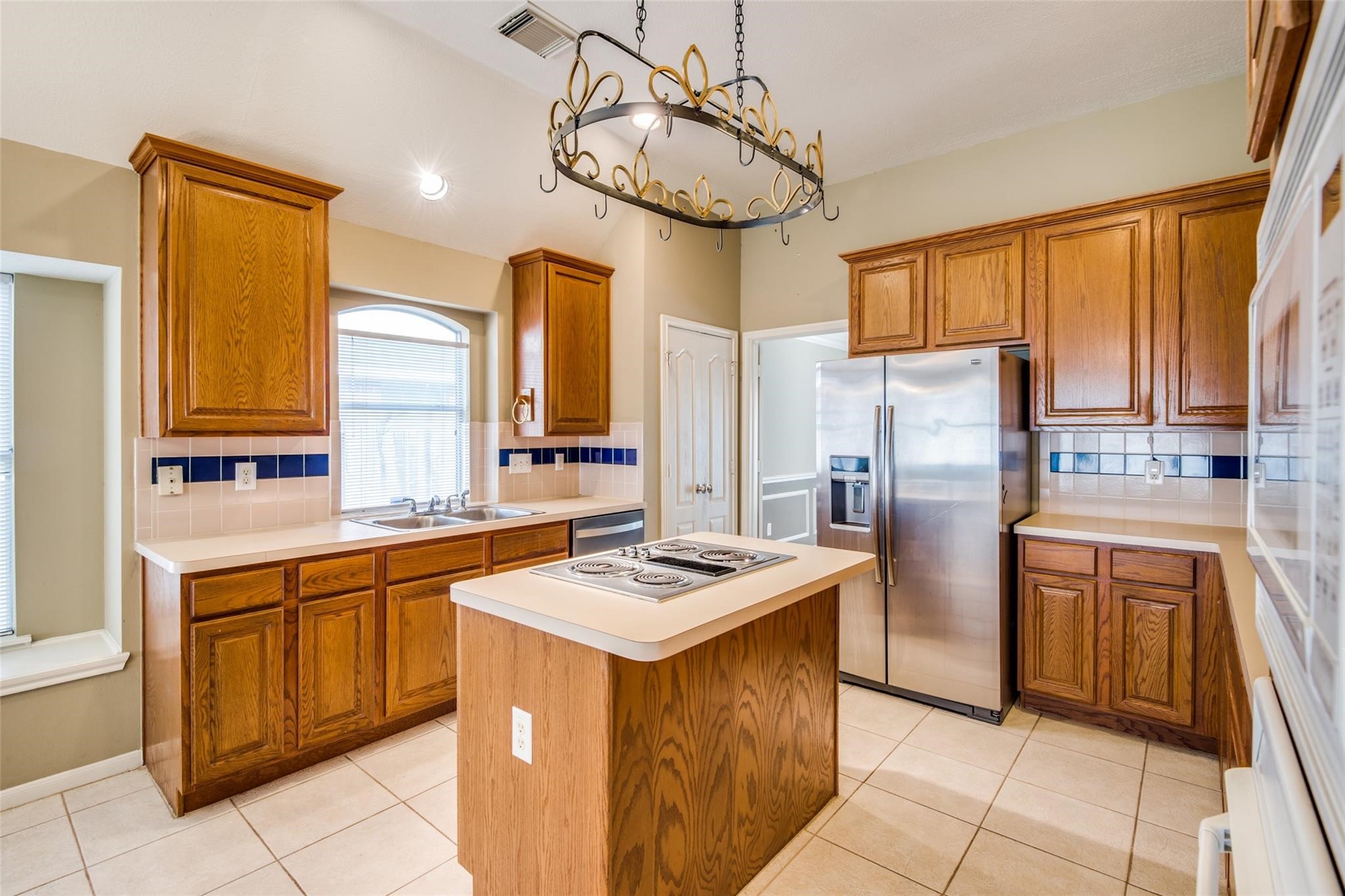 9827 Bestin Lane Property Photo 12