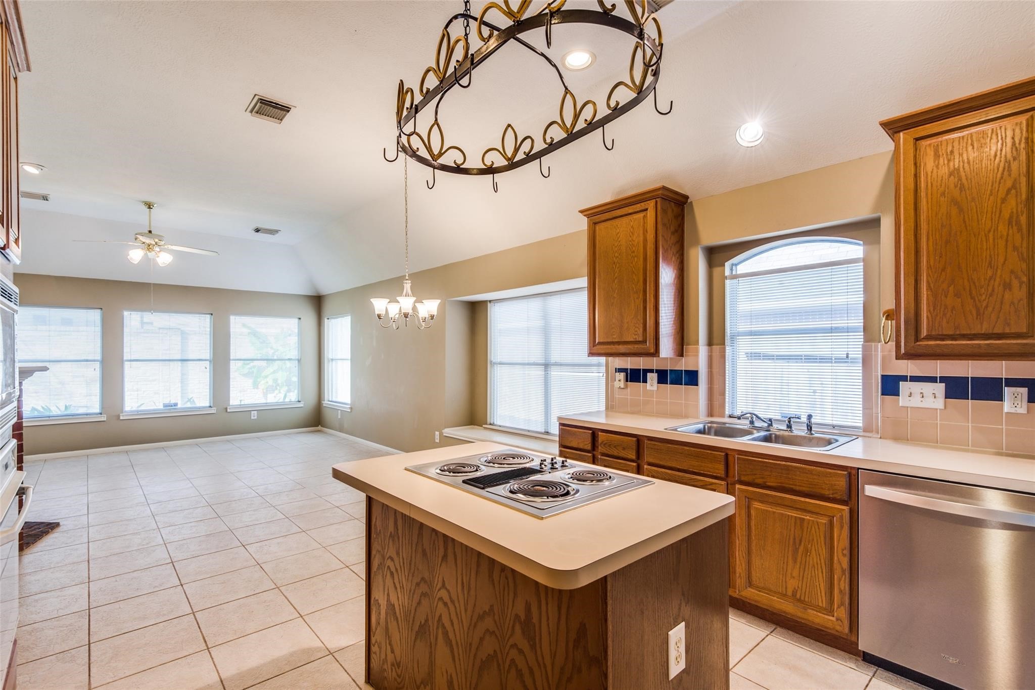 9827 Bestin Lane Property Photo 14