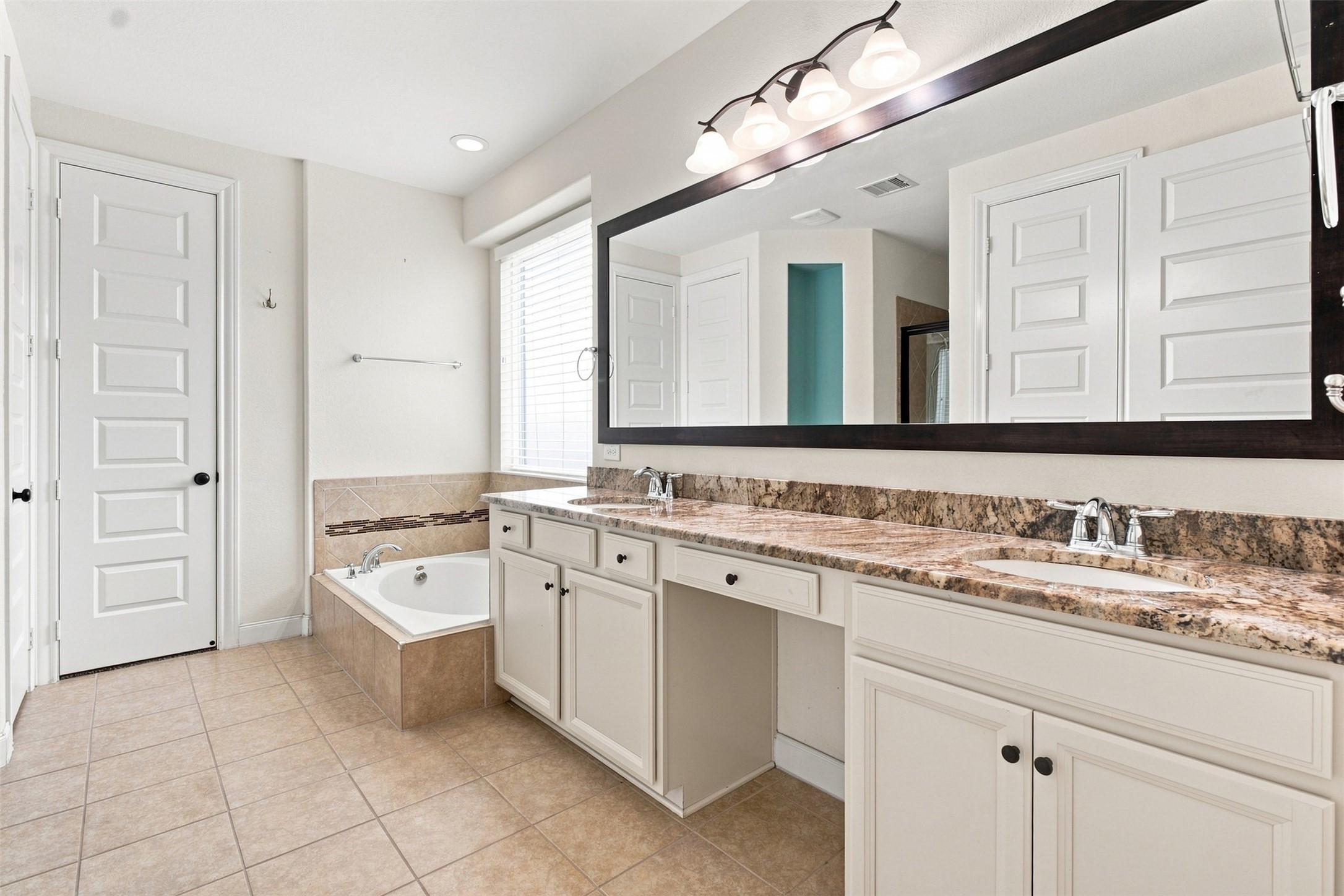 3020 Rocky Canyon Drive Property Photo 21
