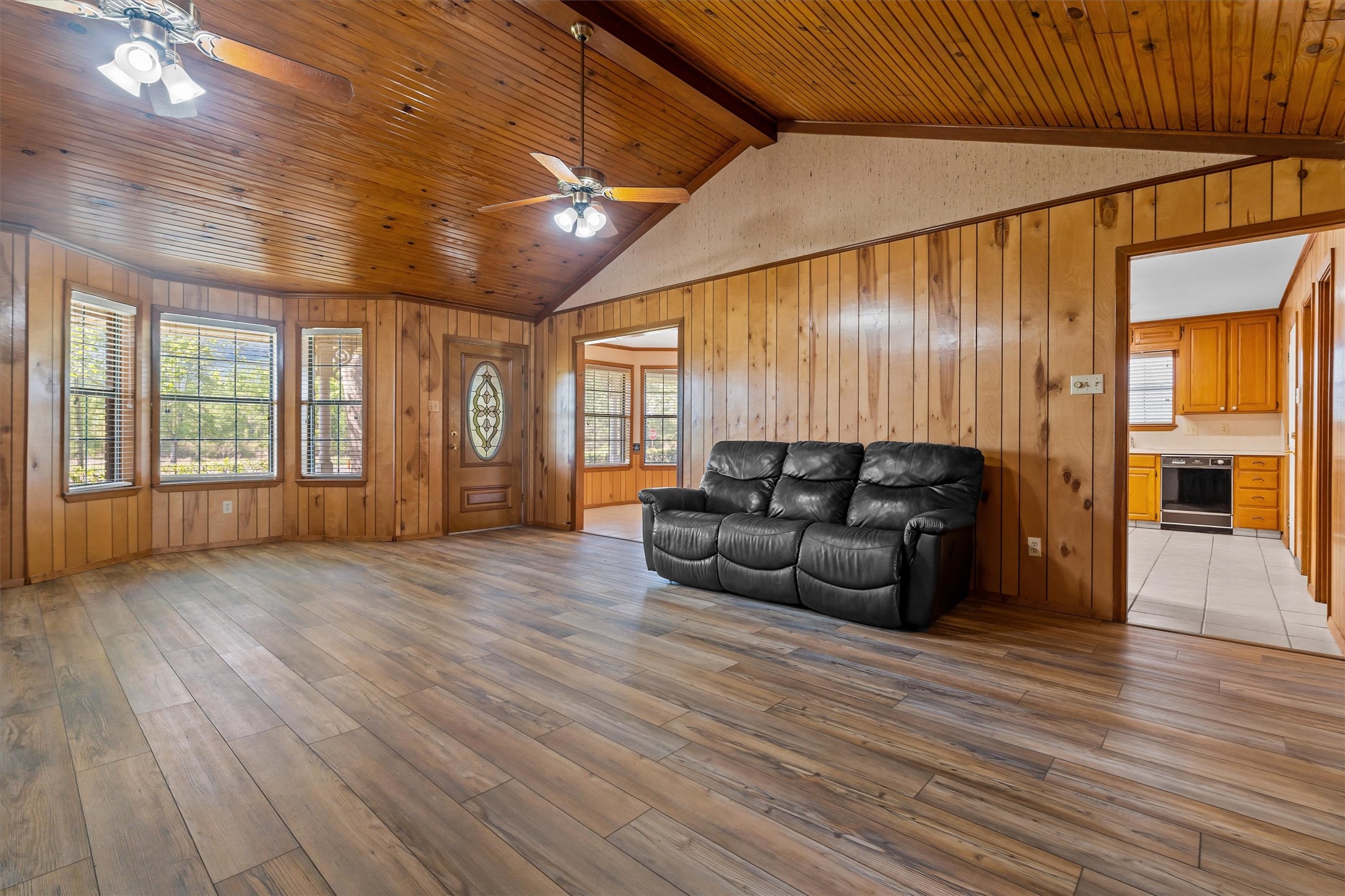 109 Meadowview Street Property Photo 6