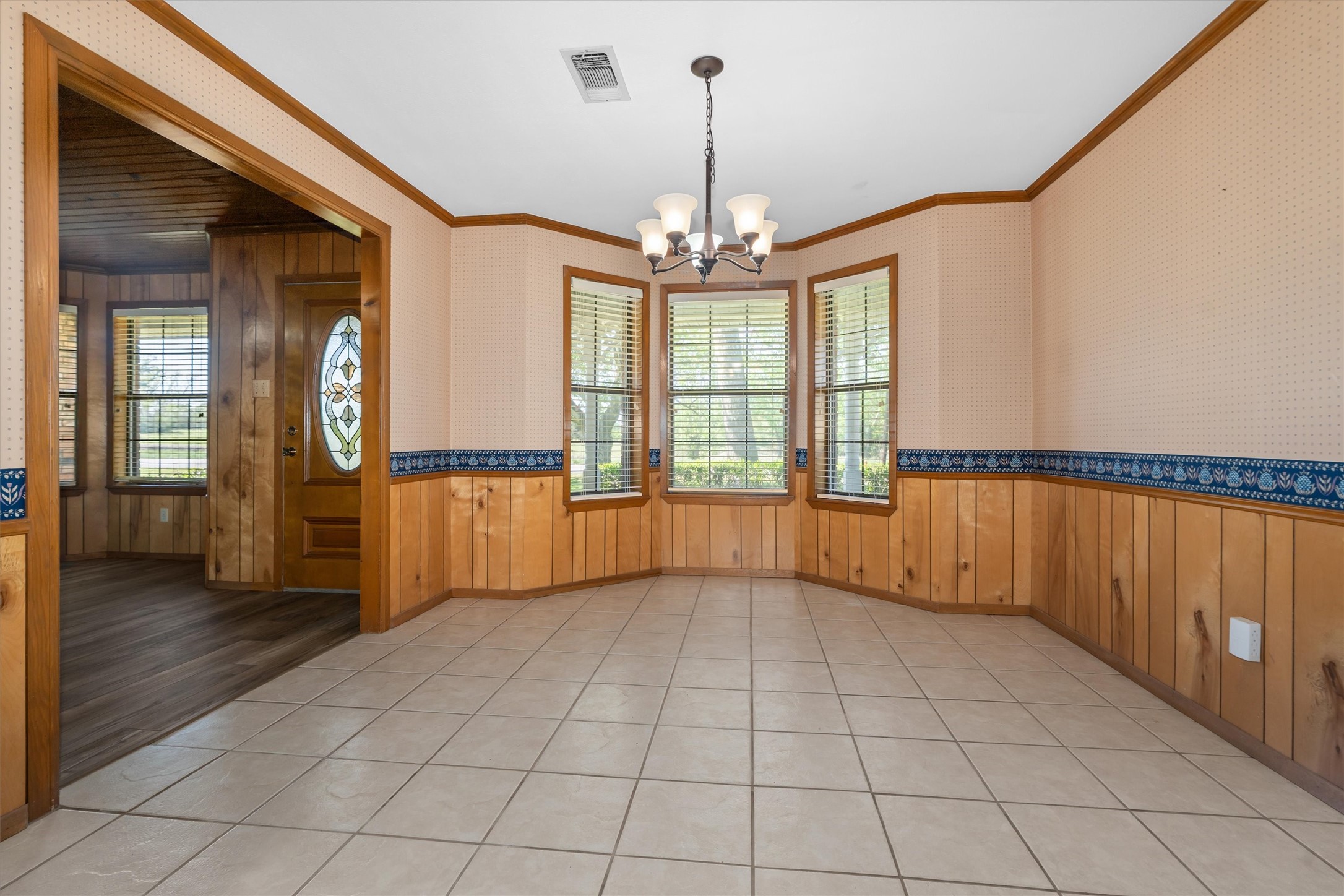 109 Meadowview Street Property Photo 10