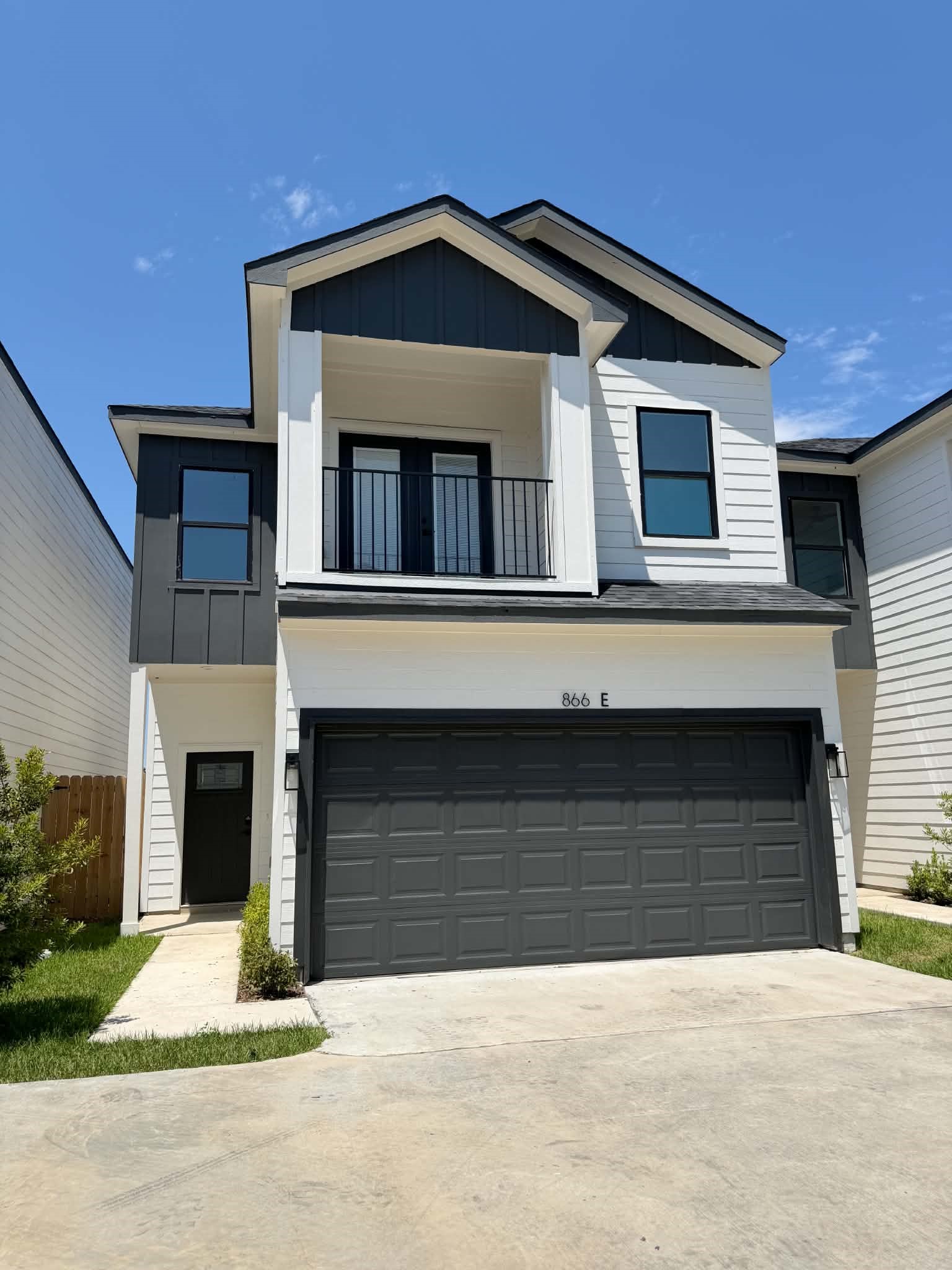 866 Rachel Street Unit E Property Photo 1
