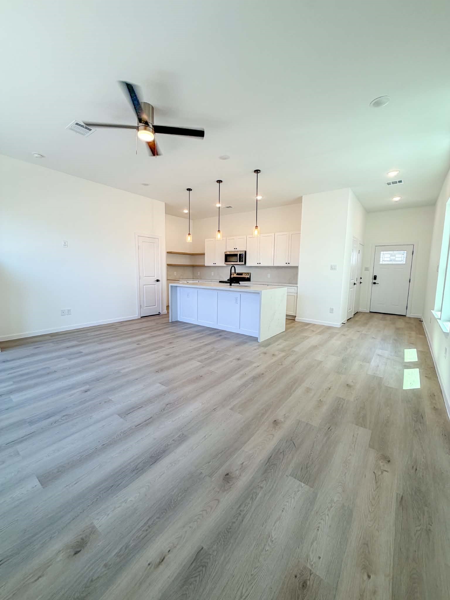 866 Rachel Street Unit E Property Photo 3