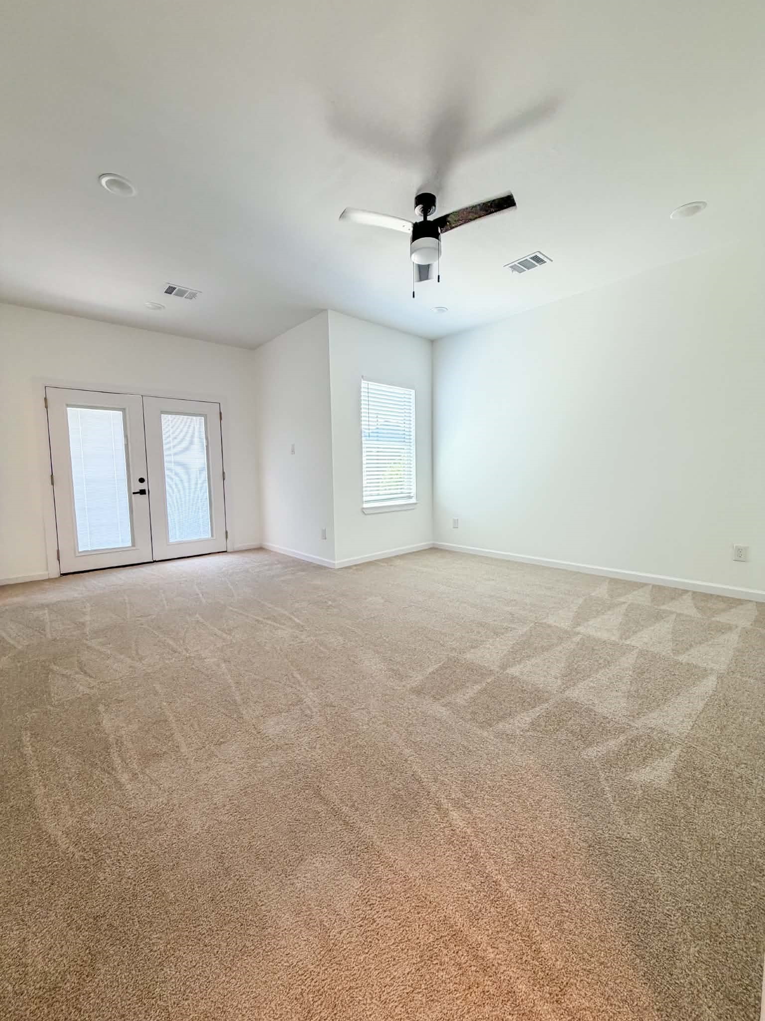 866 Rachel Street Unit E Property Photo 4