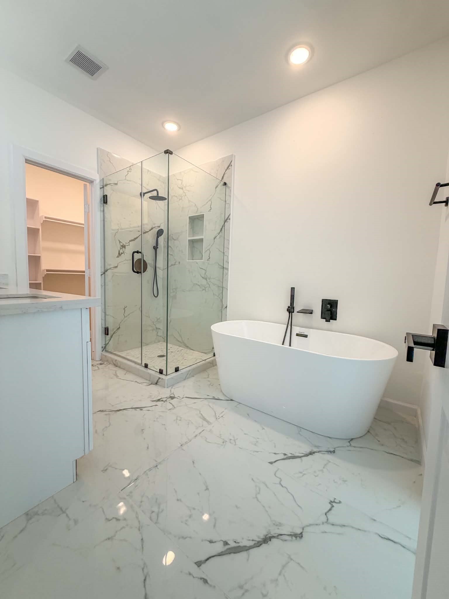 866 Rachel Street Unit E Property Photo 6