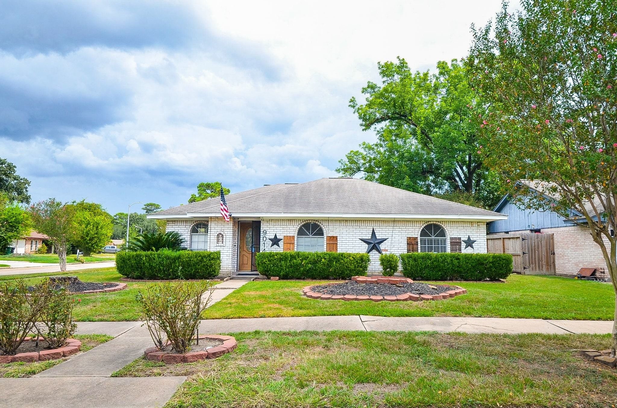 9014 Langfield Road Property Photo 1