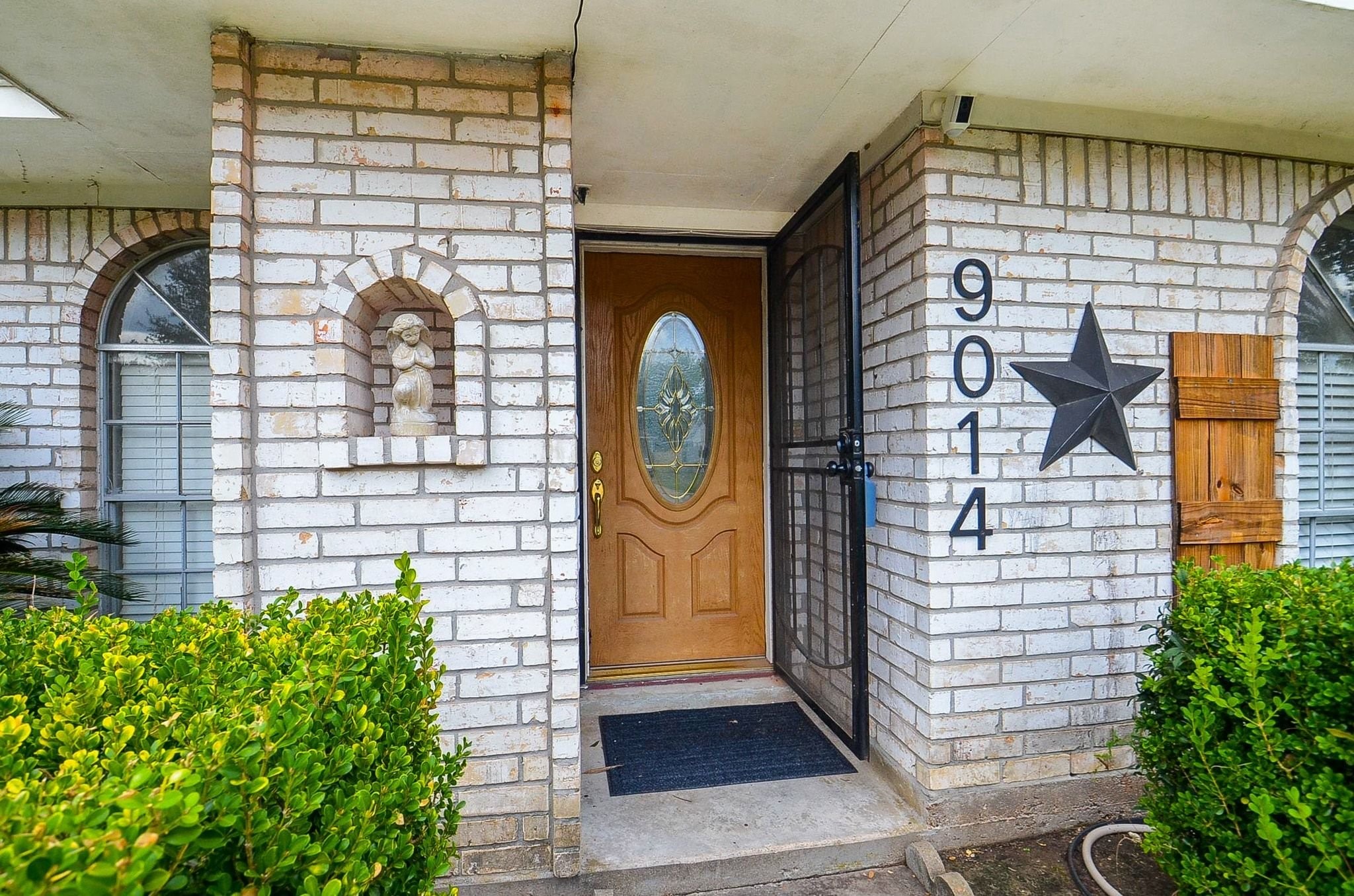 9014 Langfield Road Property Photo 4