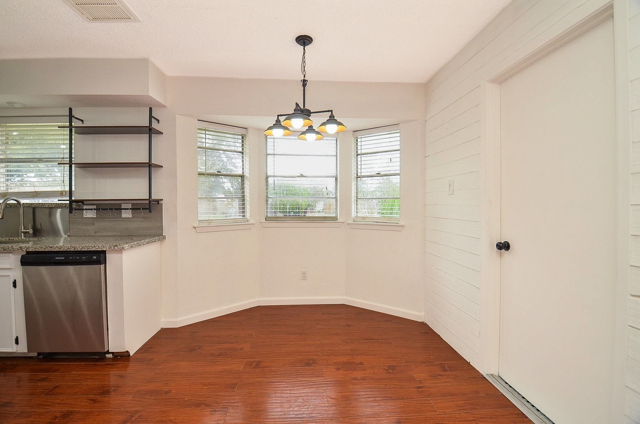 9014 Langfield Road Property Photo 10