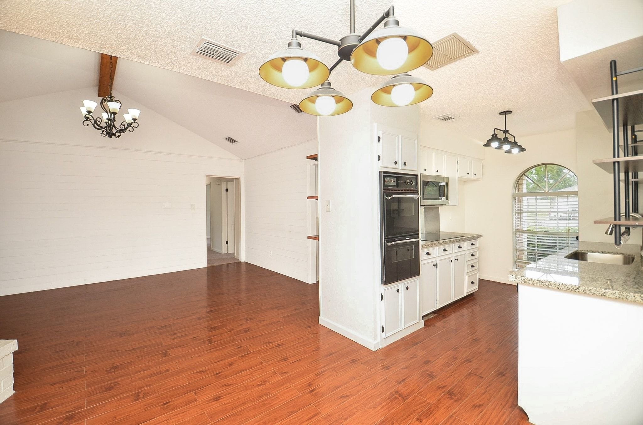 9014 Langfield Road Property Photo 12