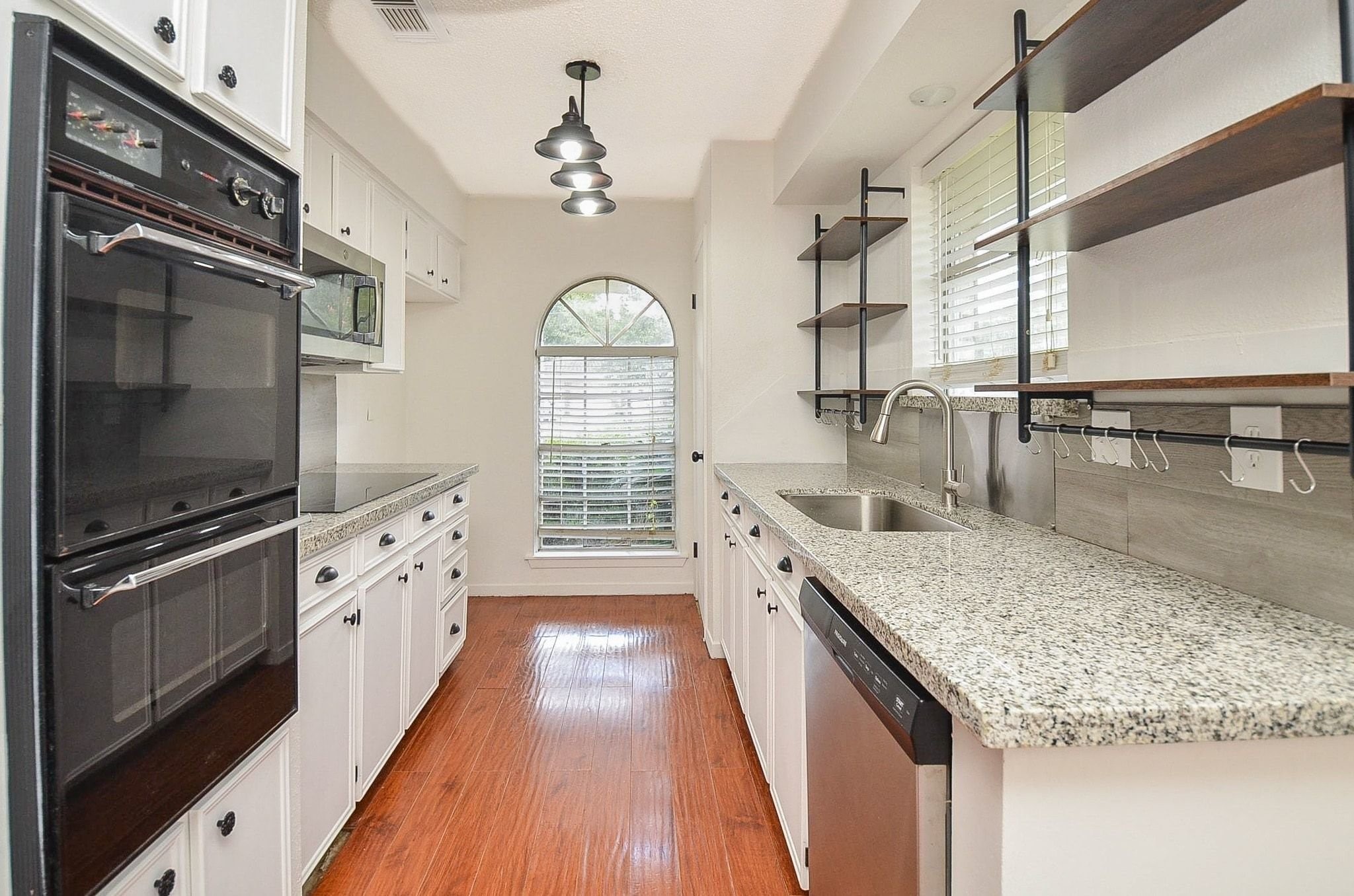 9014 Langfield Road Property Photo 13