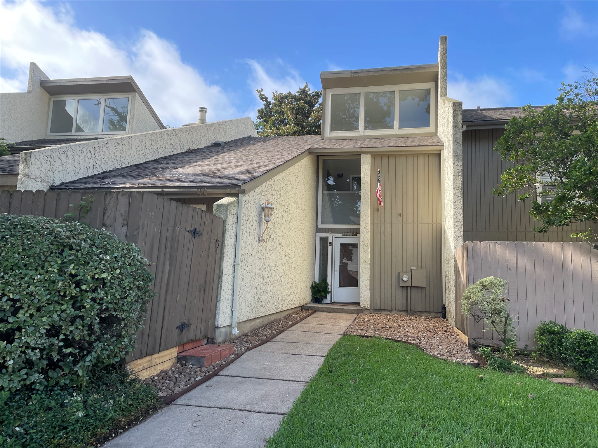 12315 Glenview Drive Property Photo 2