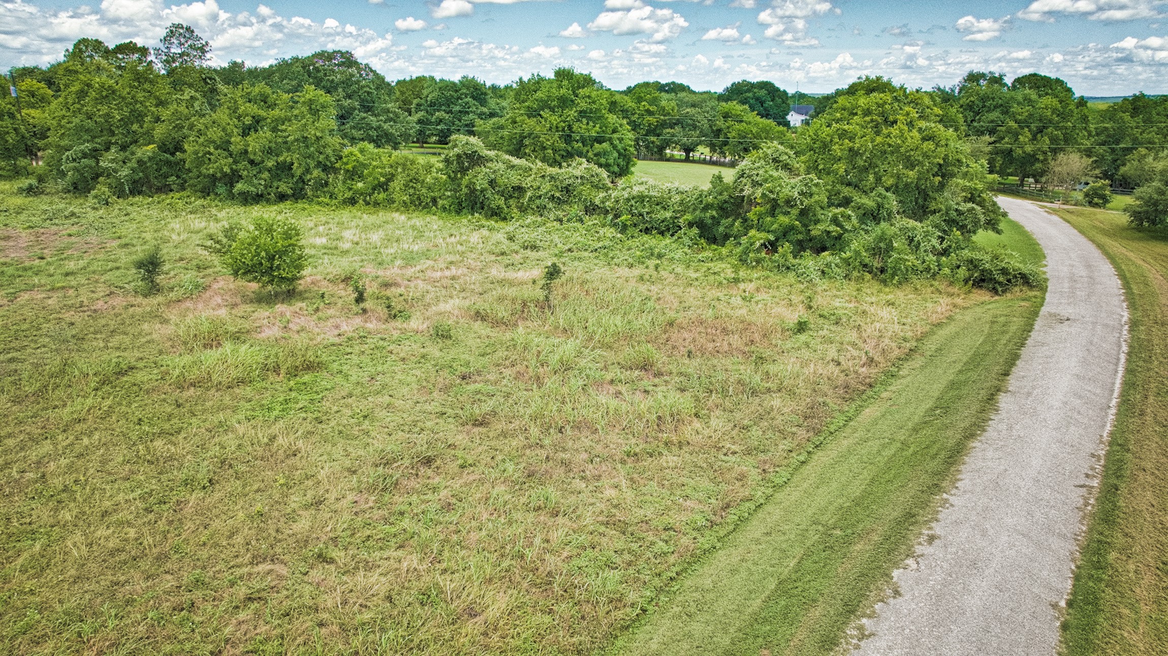 3360 E Hilltop Drive Property Photo 4