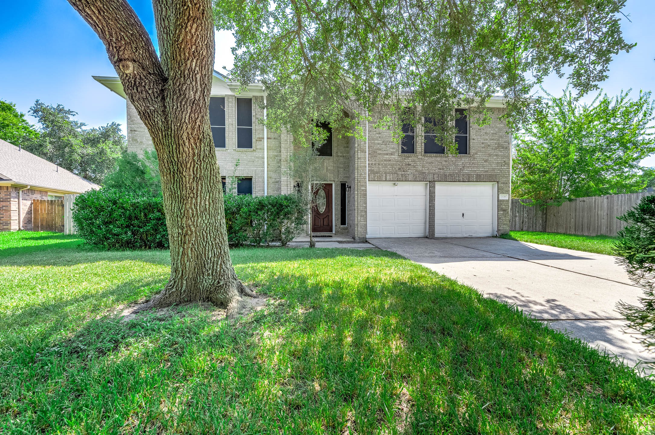 1835 Taylor Creek Drive Property Photo 2