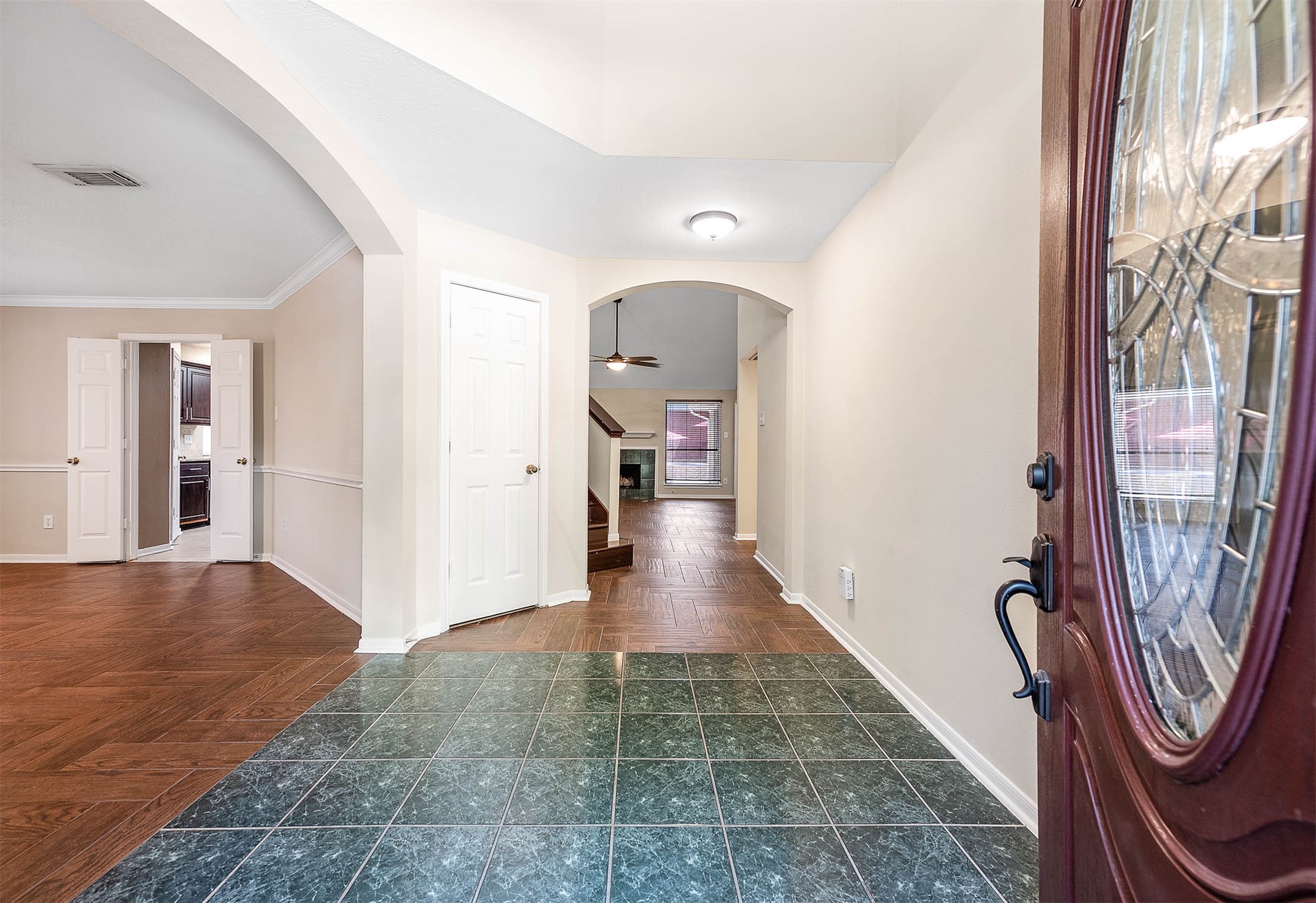 1835 Taylor Creek Drive Property Photo 4