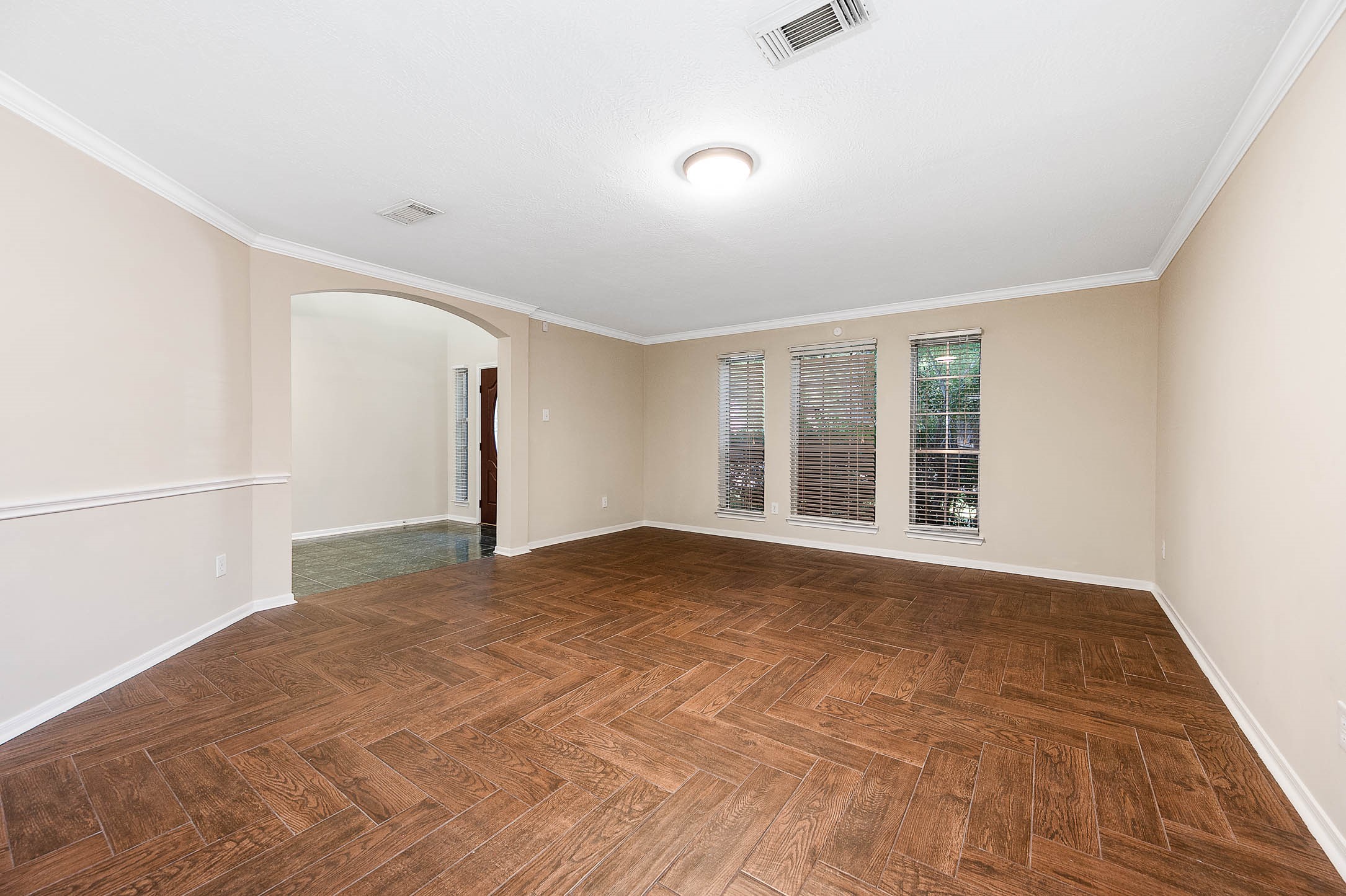 1835 Taylor Creek Drive Property Photo 6