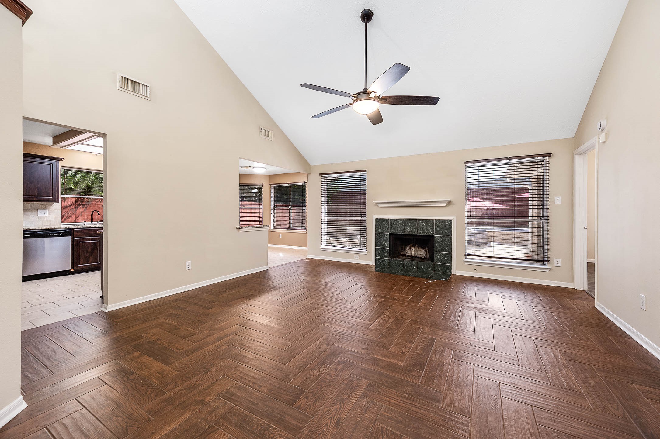 1835 Taylor Creek Drive Property Photo 8