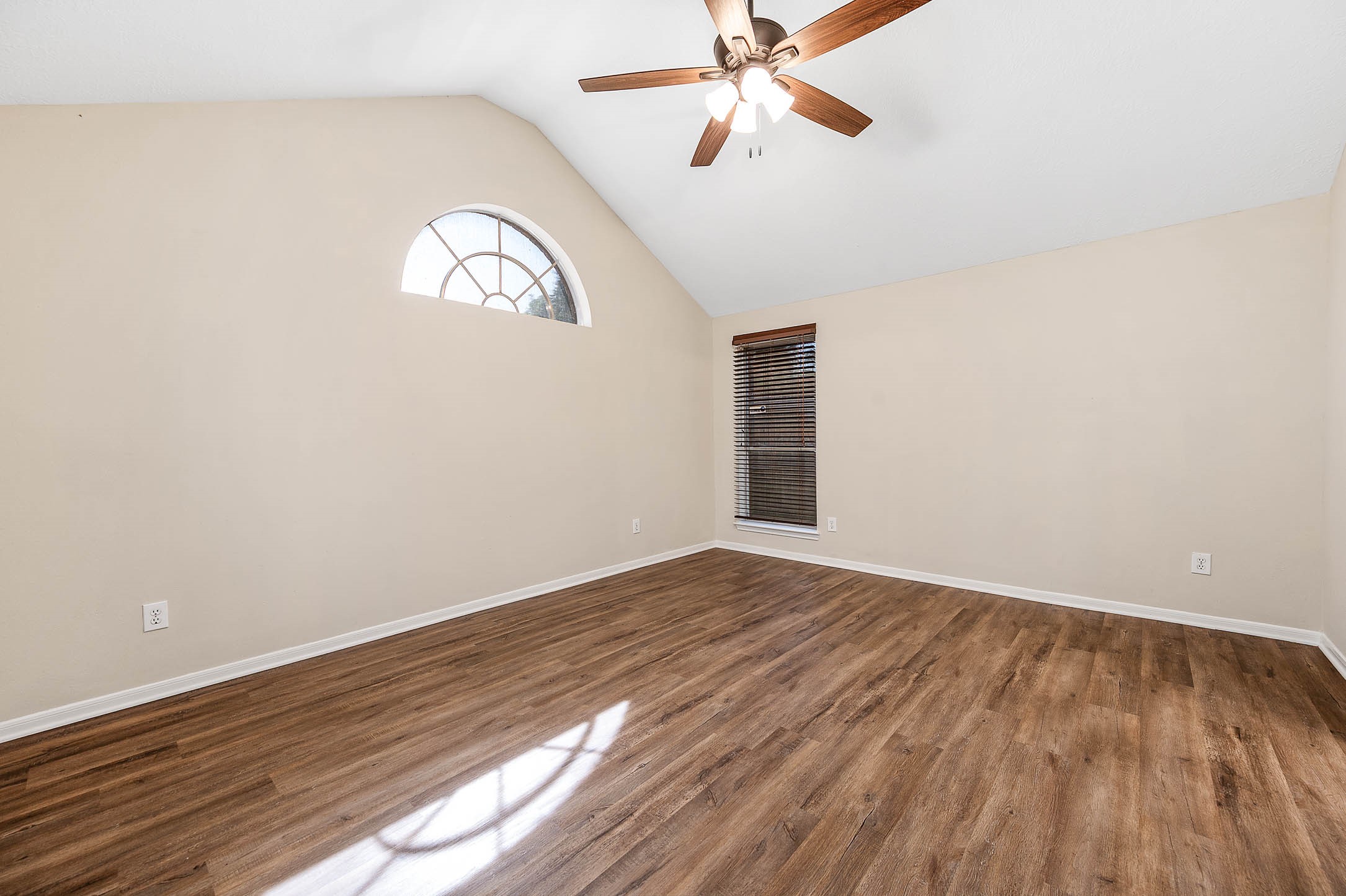 1835 Taylor Creek Drive Property Photo 19