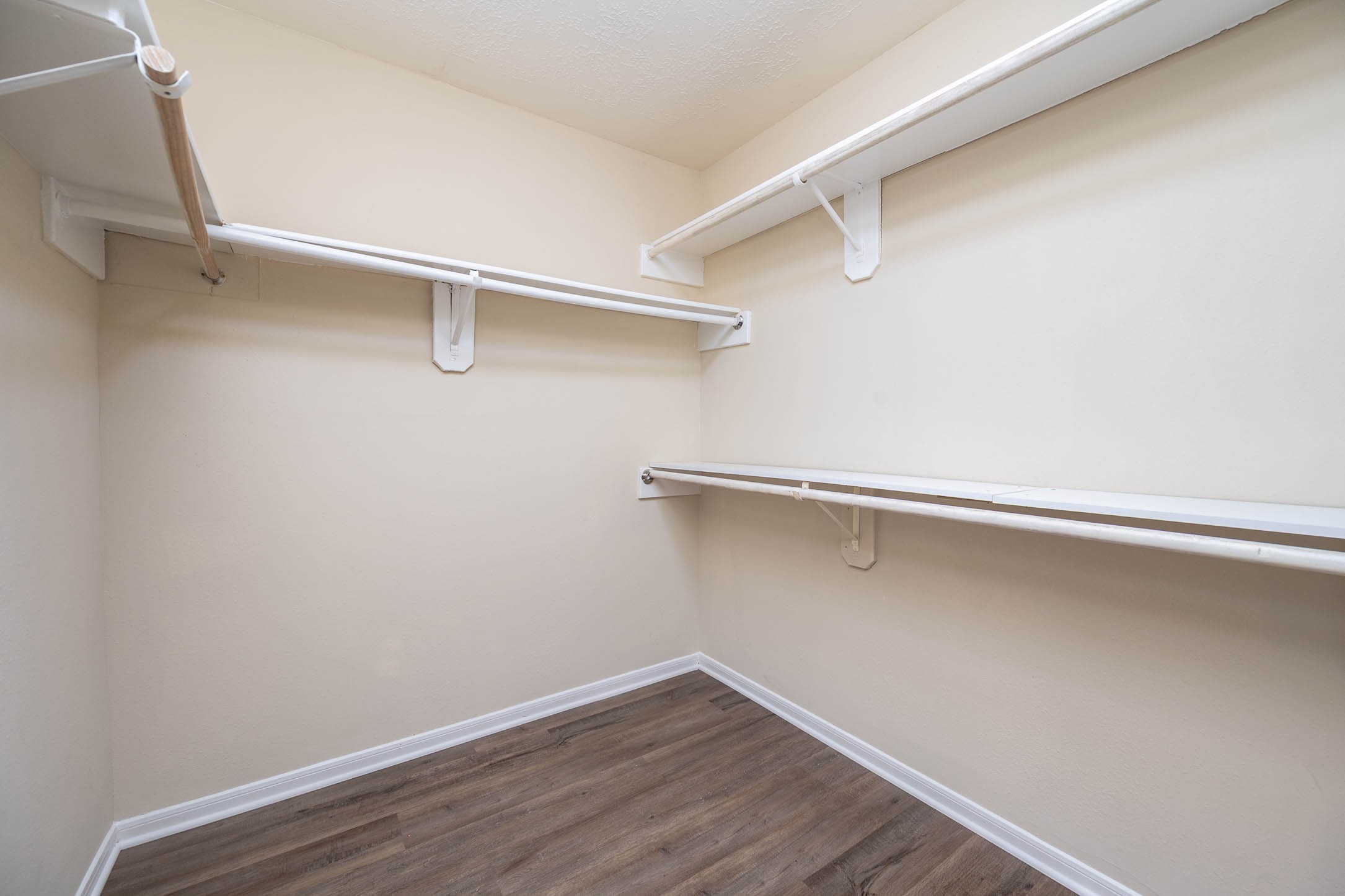 1835 Taylor Creek Drive Property Photo 24