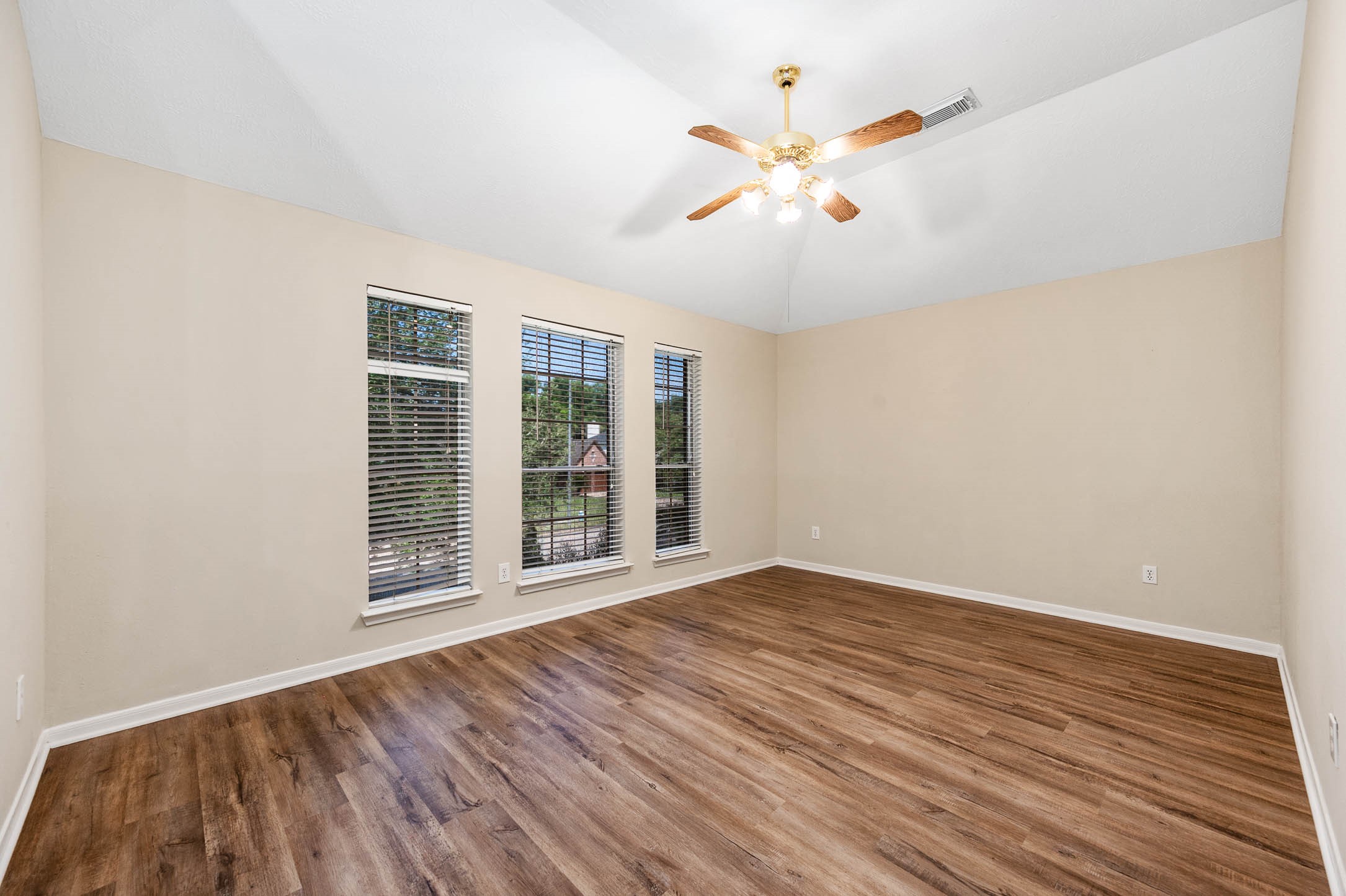 1835 Taylor Creek Drive Property Photo 27