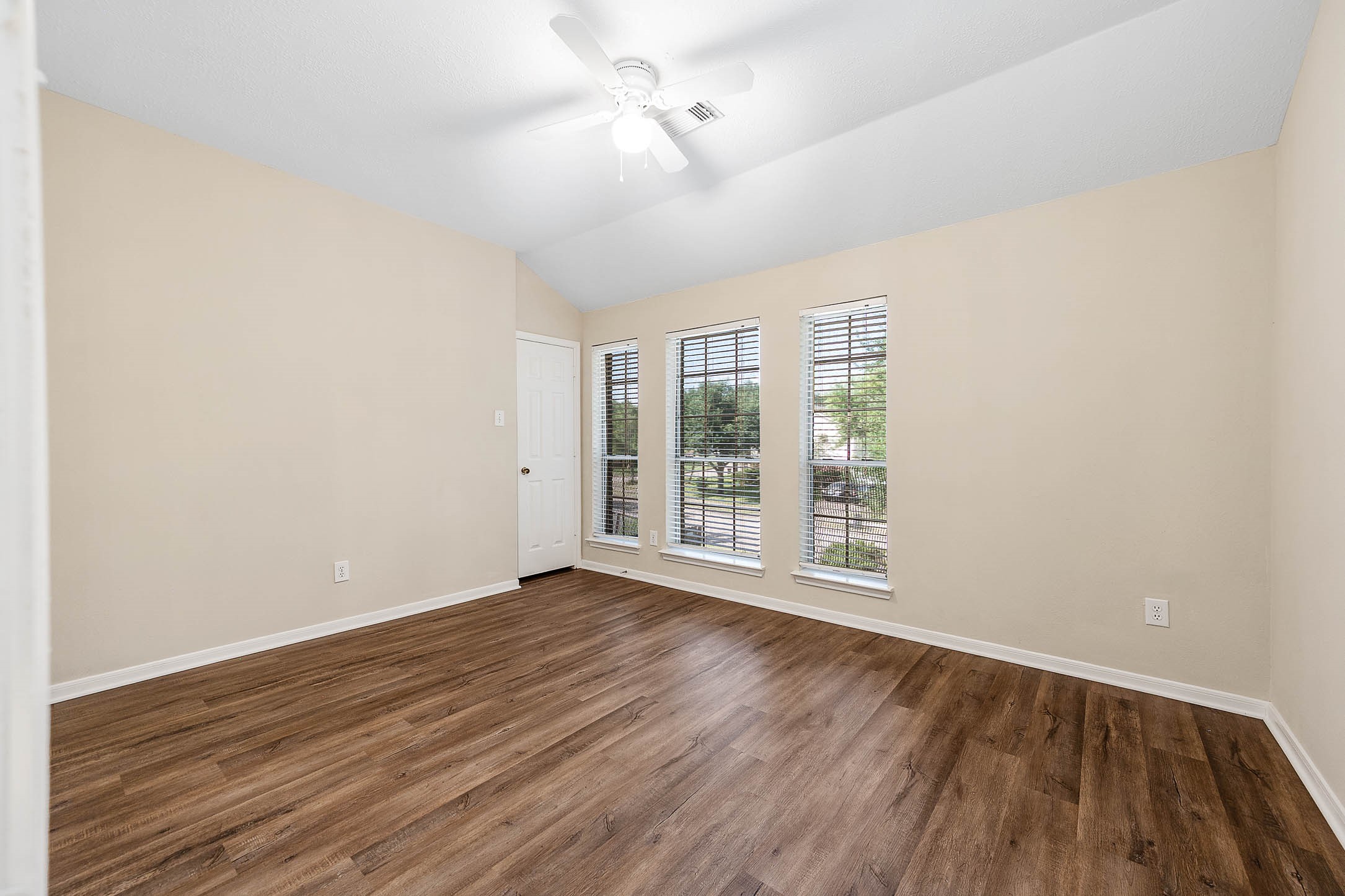 1835 Taylor Creek Drive Property Photo 30