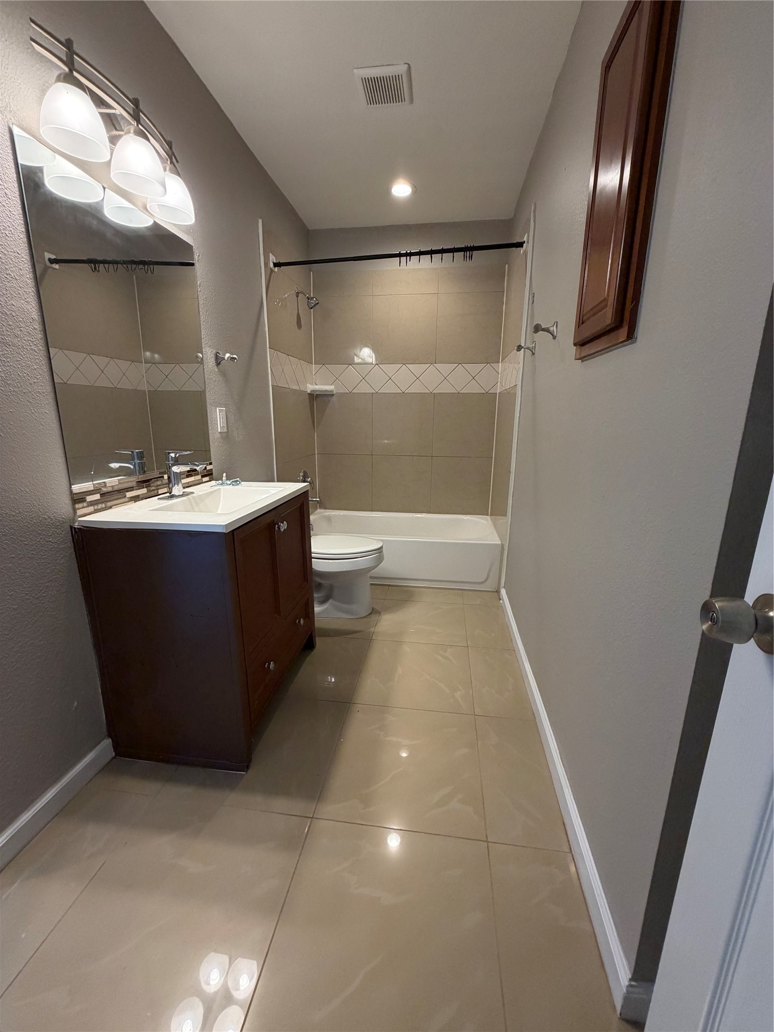1213 30th Property Photo 7
