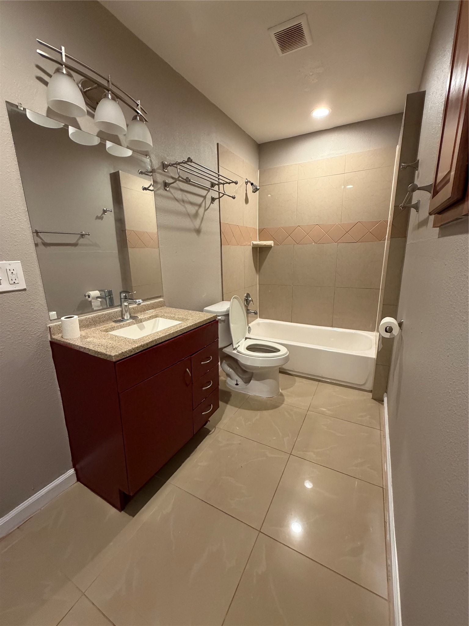 1213 30th Property Photo 10