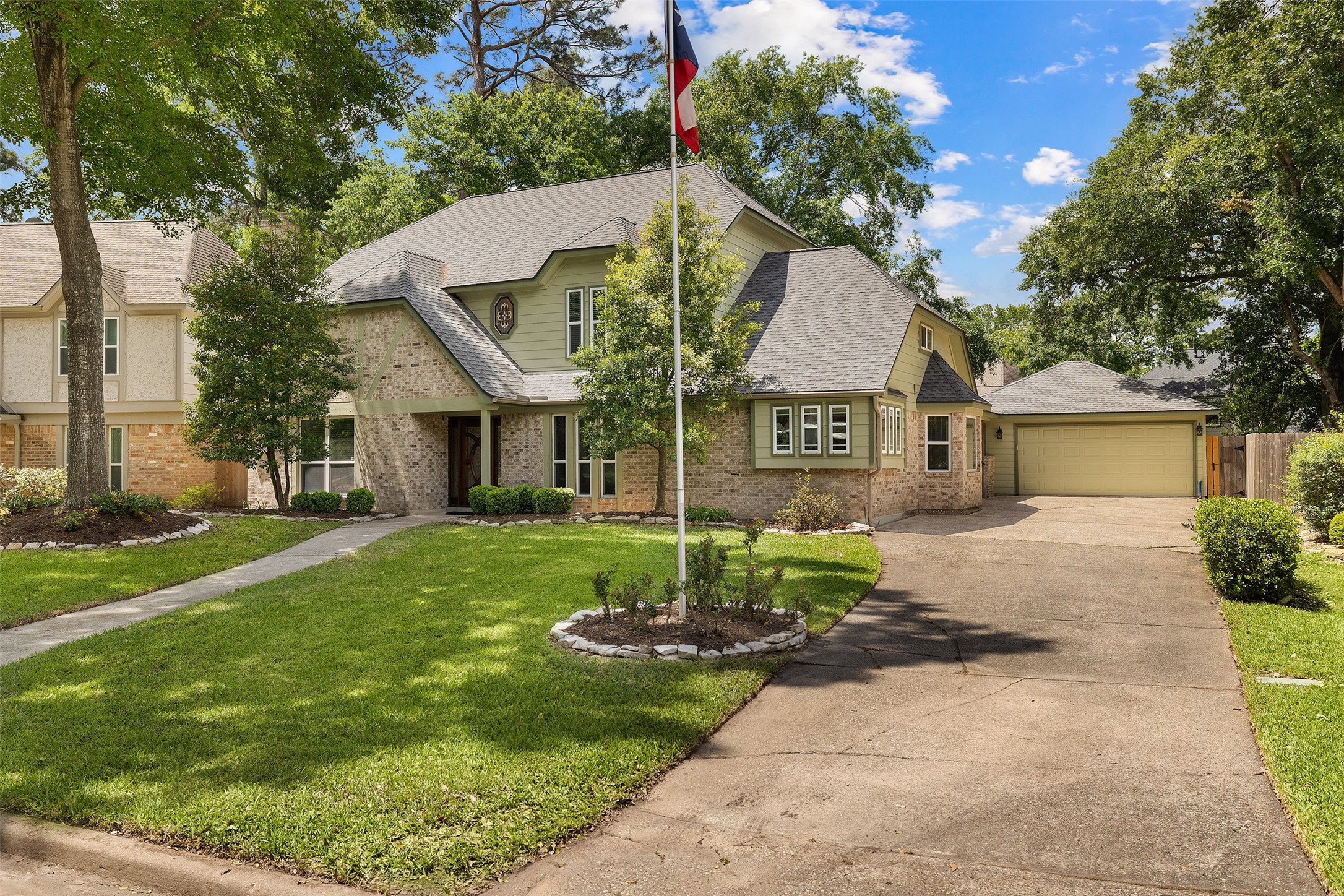 13014 Wincrest Court Property Photo 4
