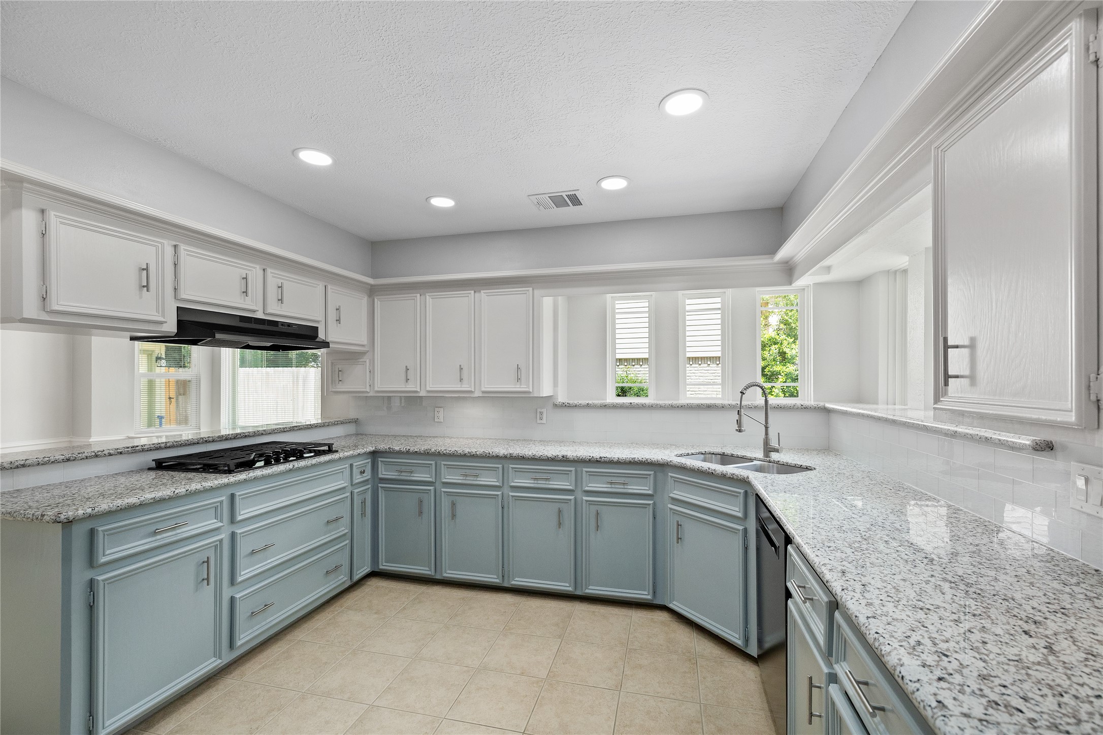 13014 Wincrest Court Property Photo 9