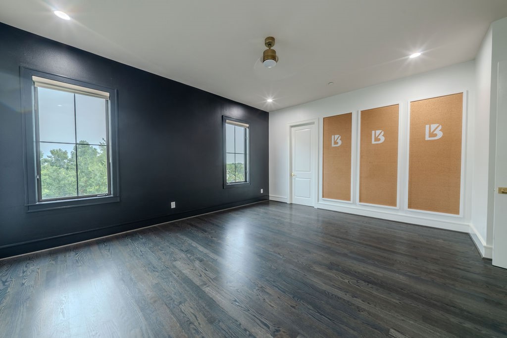 1423 Lake Pointe Parkway Property Photo 11