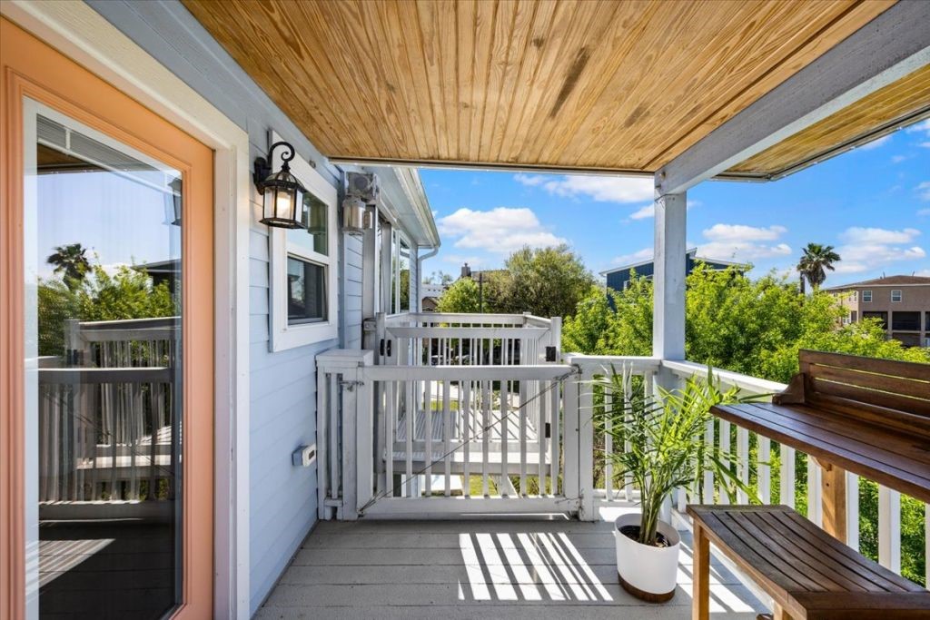 126 E Shore Drive Property Photo 12