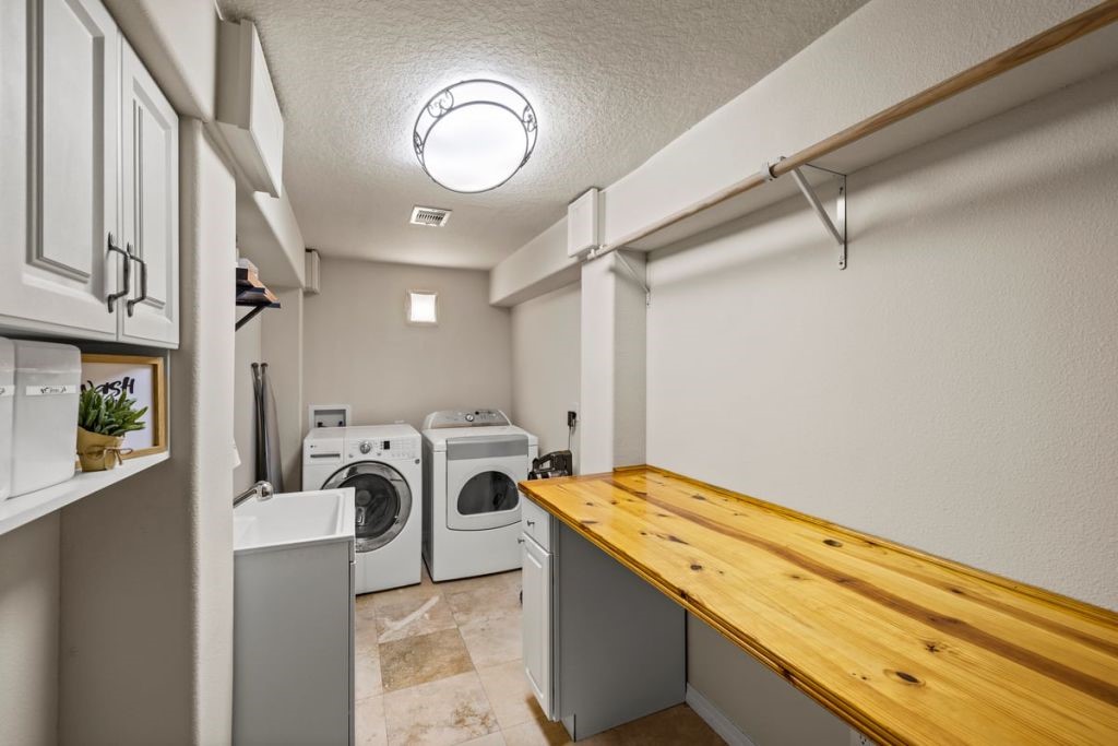 126 E Shore Drive Property Photo 41
