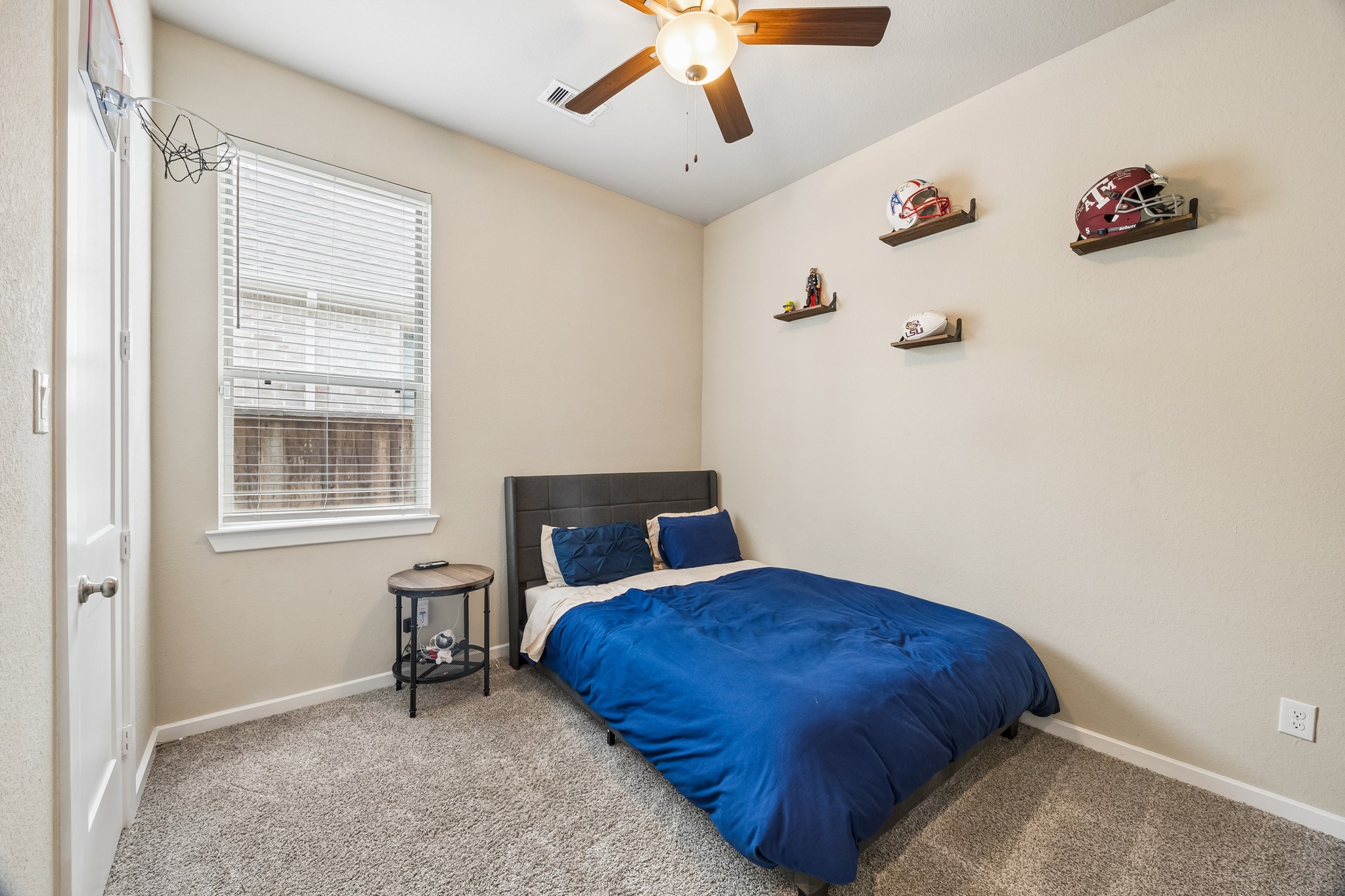 7829 Charter Hill Drive Property Photo 15