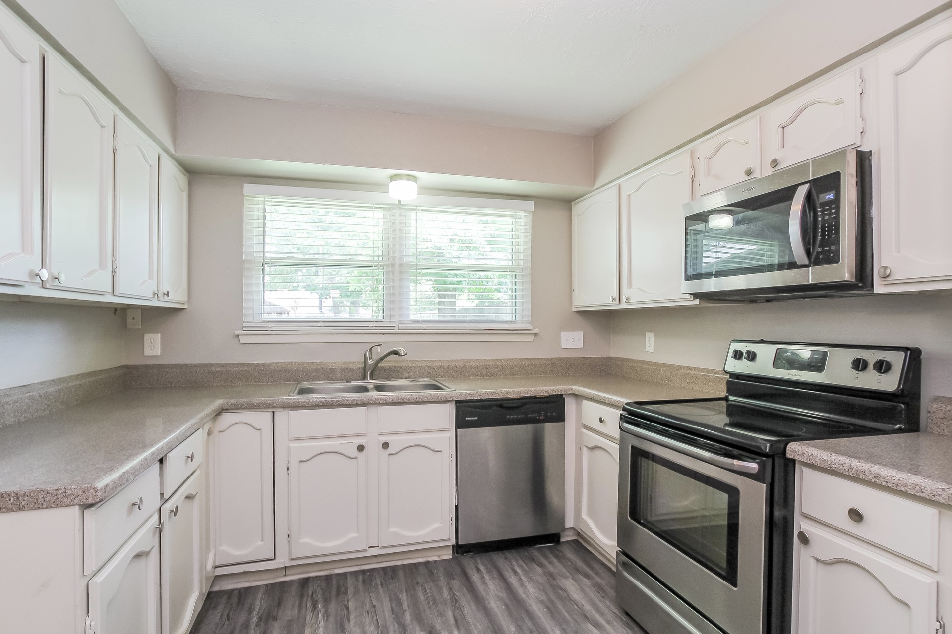 19718 Rackingham Place Property Photo 6