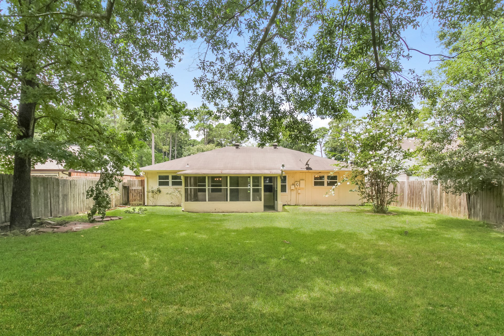 19718 Rackingham Place Property Photo 14
