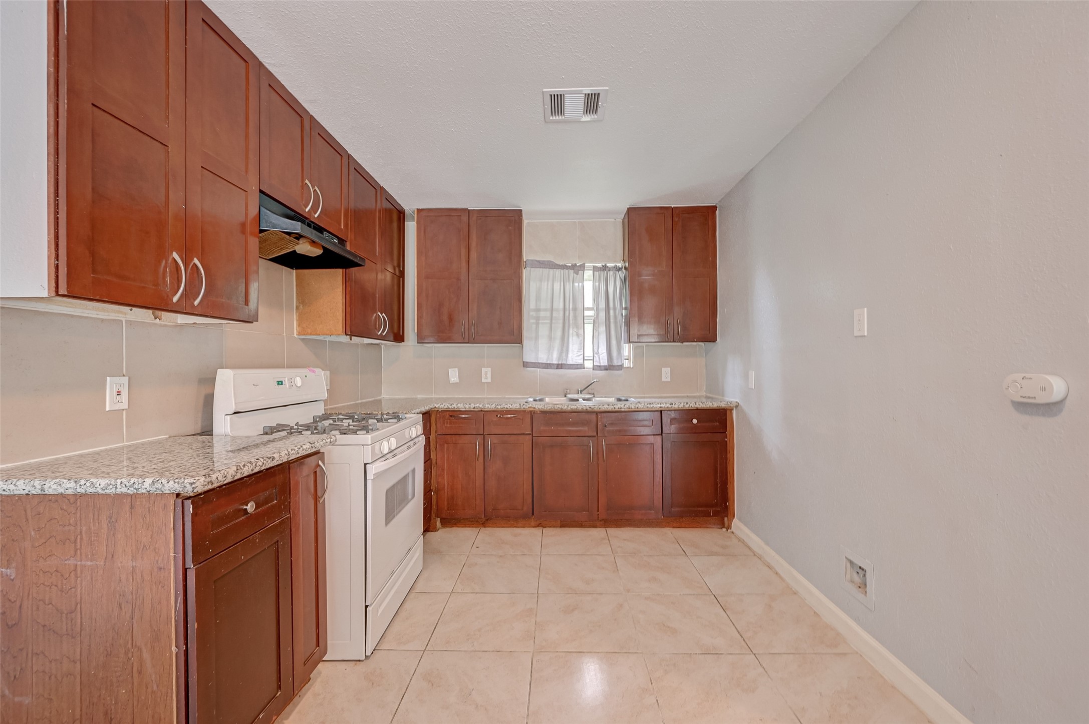 7658 Belbay Street Property Photo 5