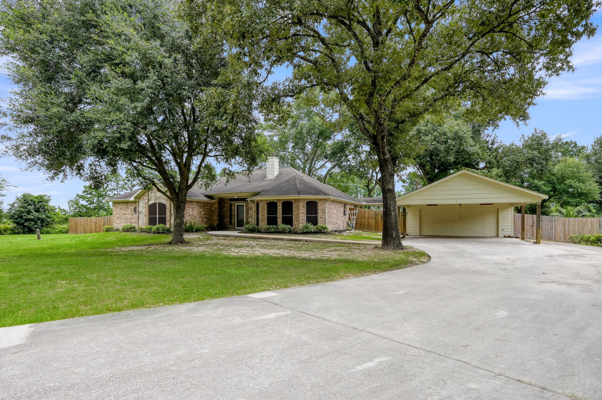 20110 Oakwood Court Property Photo 4