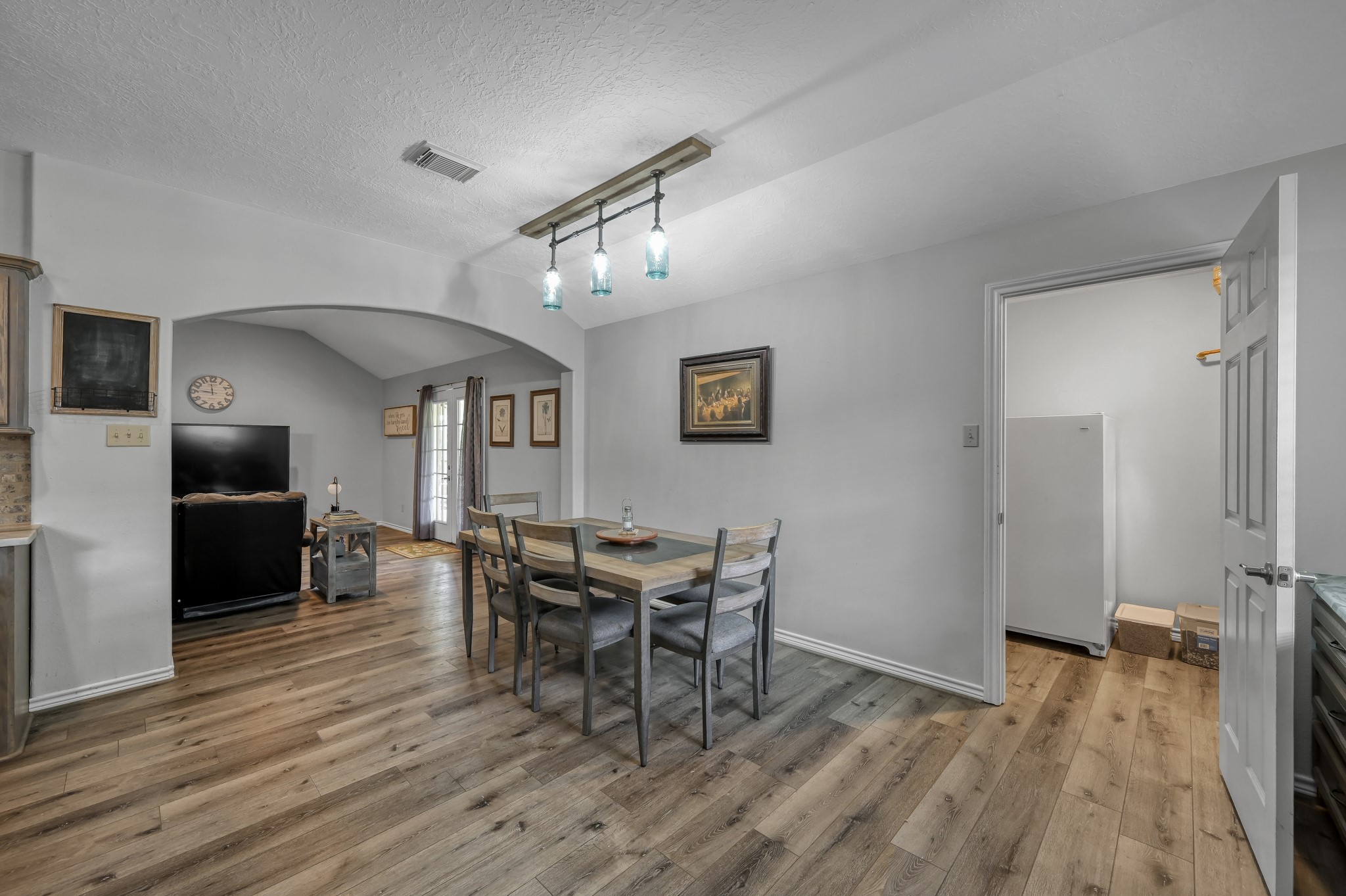 20110 Oakwood Court Property Photo 11