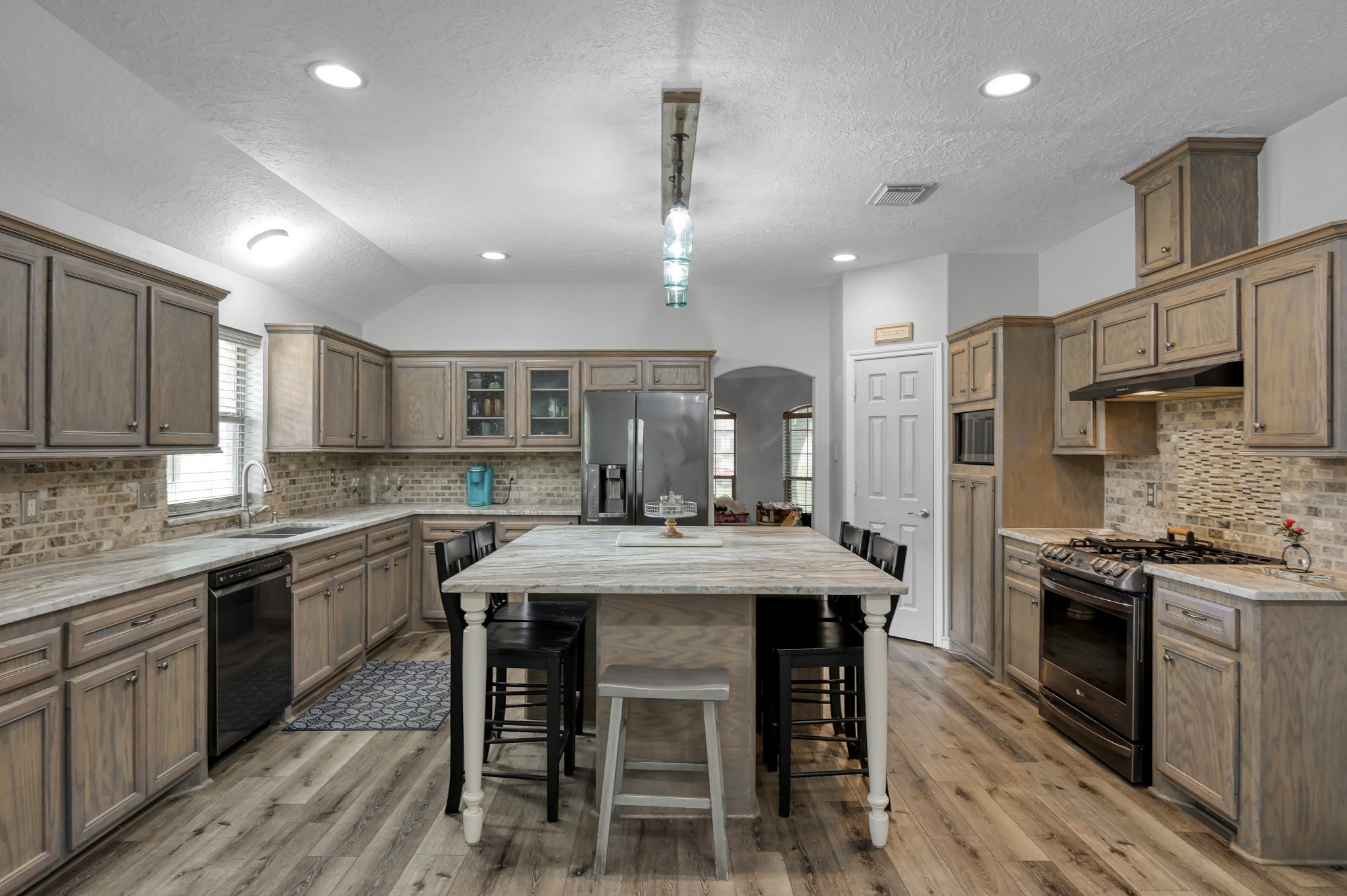 20110 Oakwood Court Property Photo 14