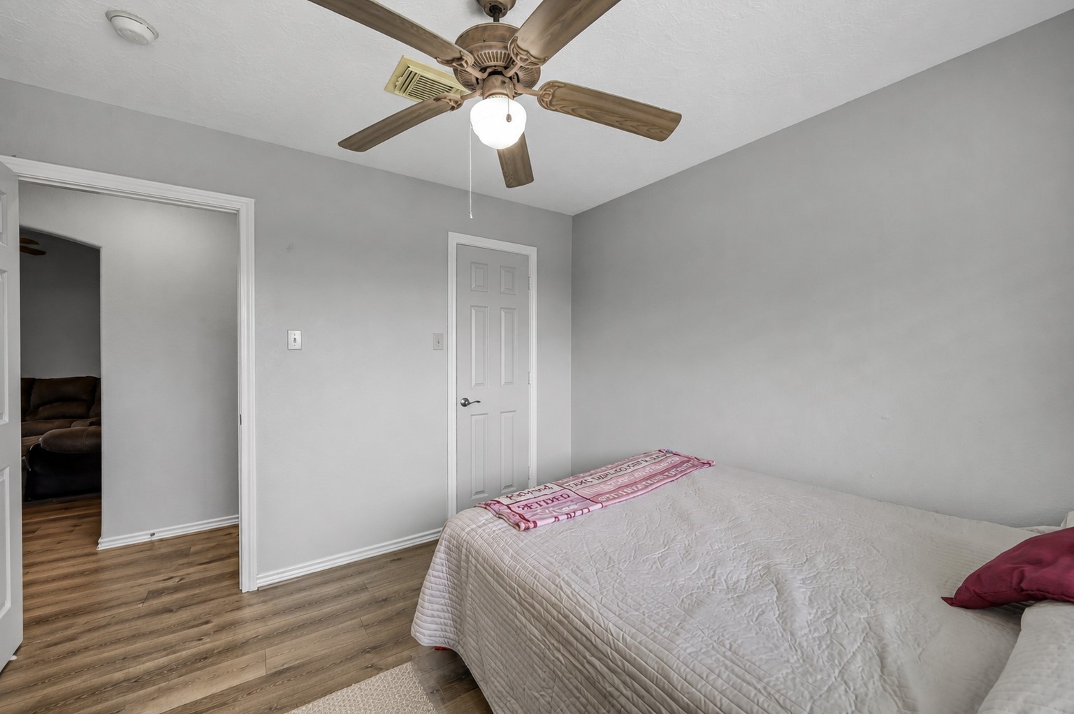 20110 Oakwood Court Property Photo 33