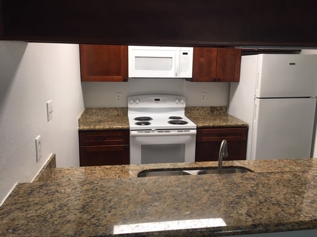 7114 N Holiday Property Photo 5