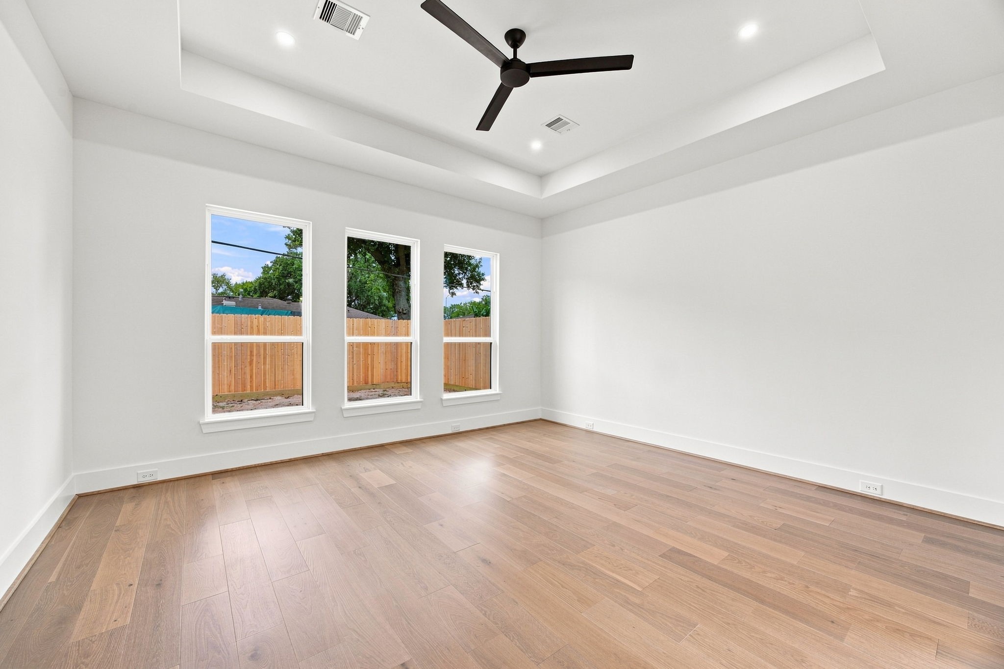 1941 Coulcrest Drive Property Photo 8