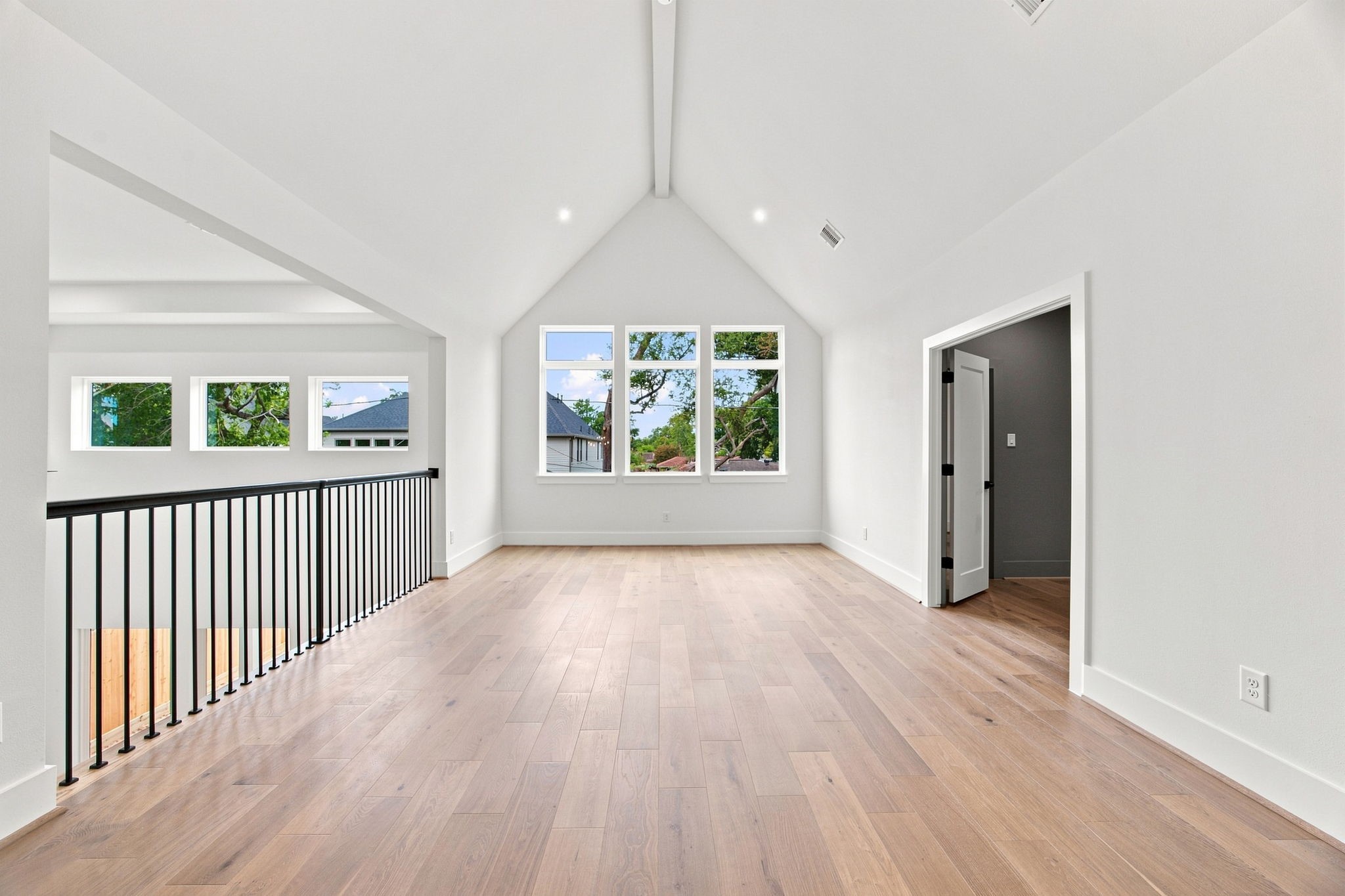 1941 Coulcrest Drive Property Photo 14