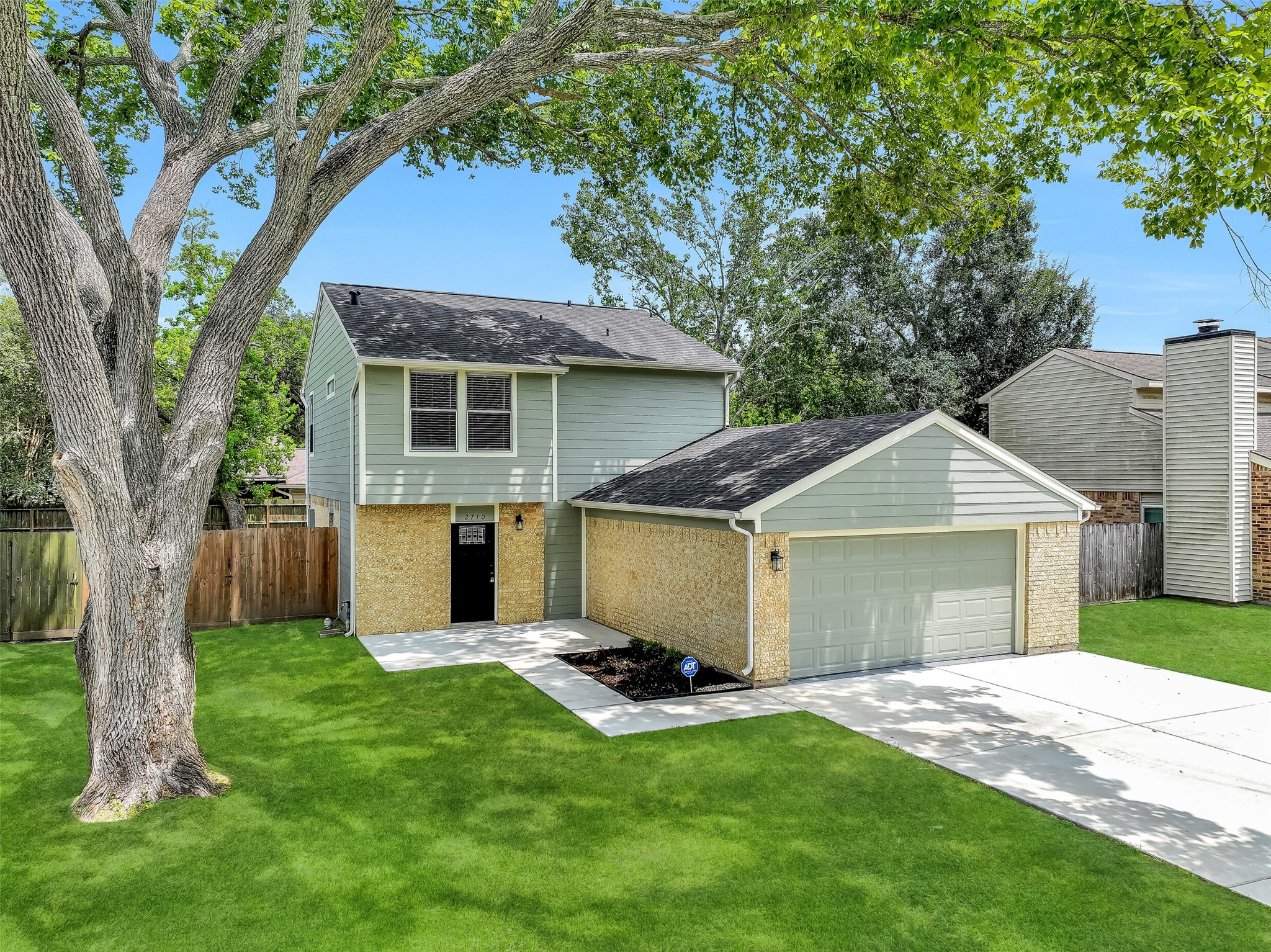 2710 Merrimac Drive Property Photo