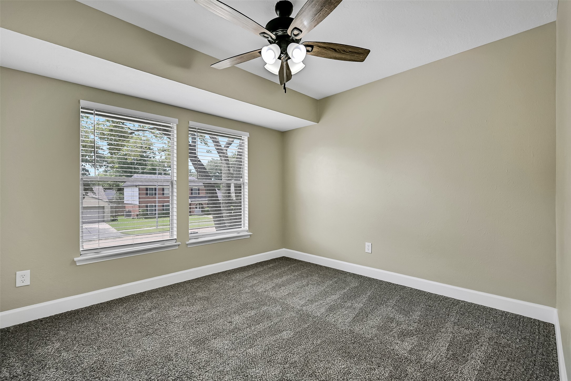 2710 Merrimac Drive Property Photo 24