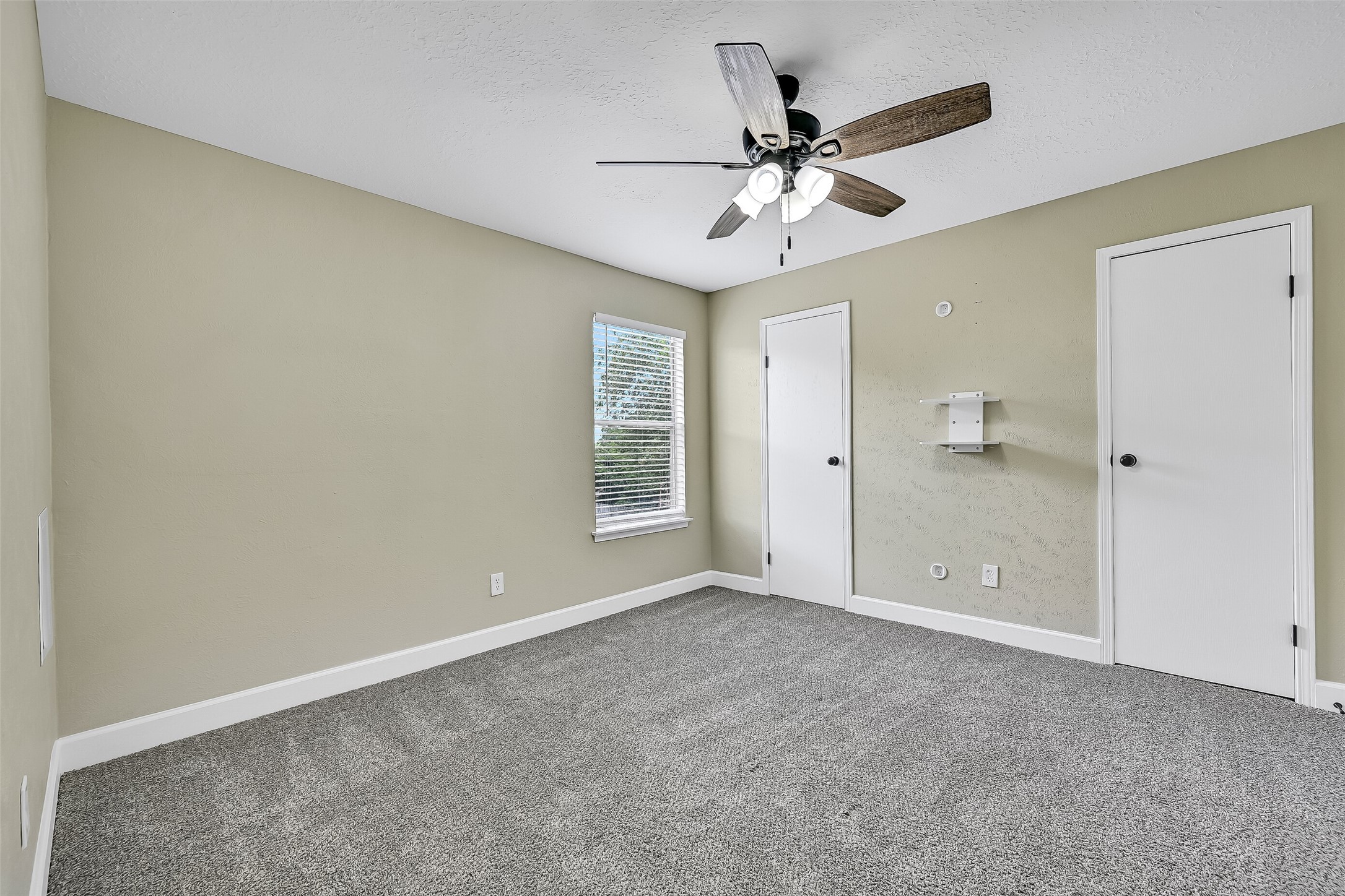 2710 Merrimac Drive Property Photo 26