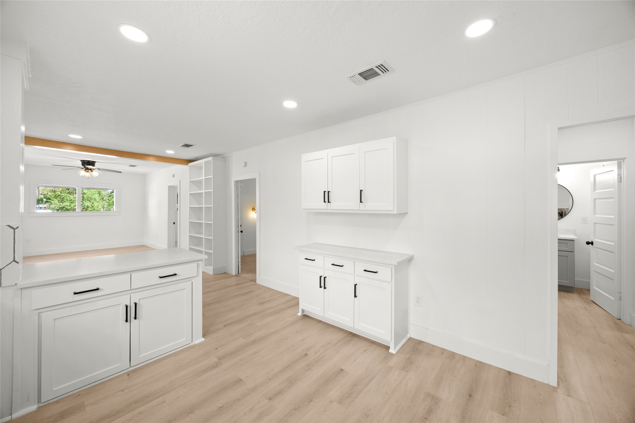 620 S Bell Street Property Photo 10