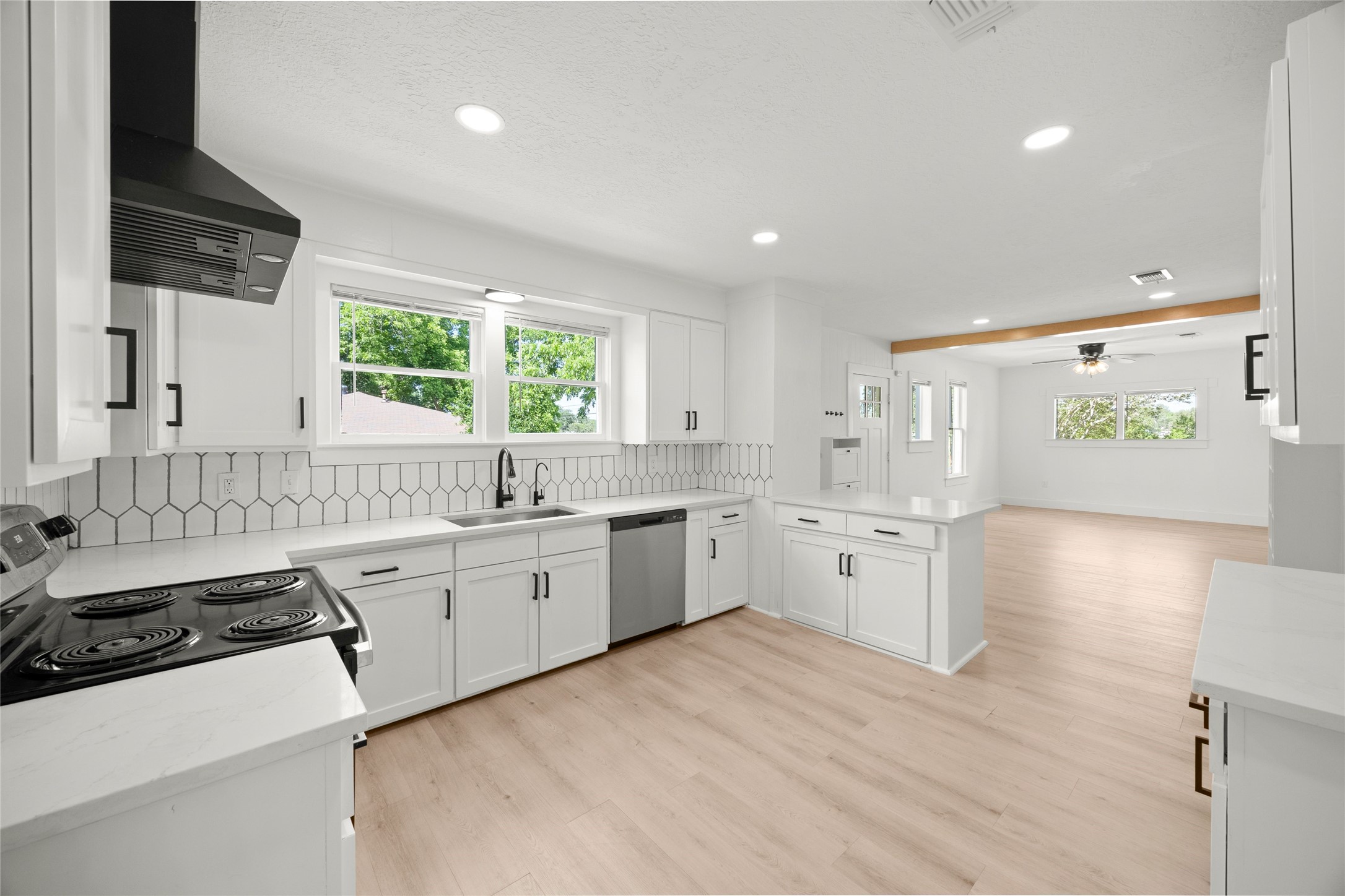 620 S Bell Street Property Photo 14
